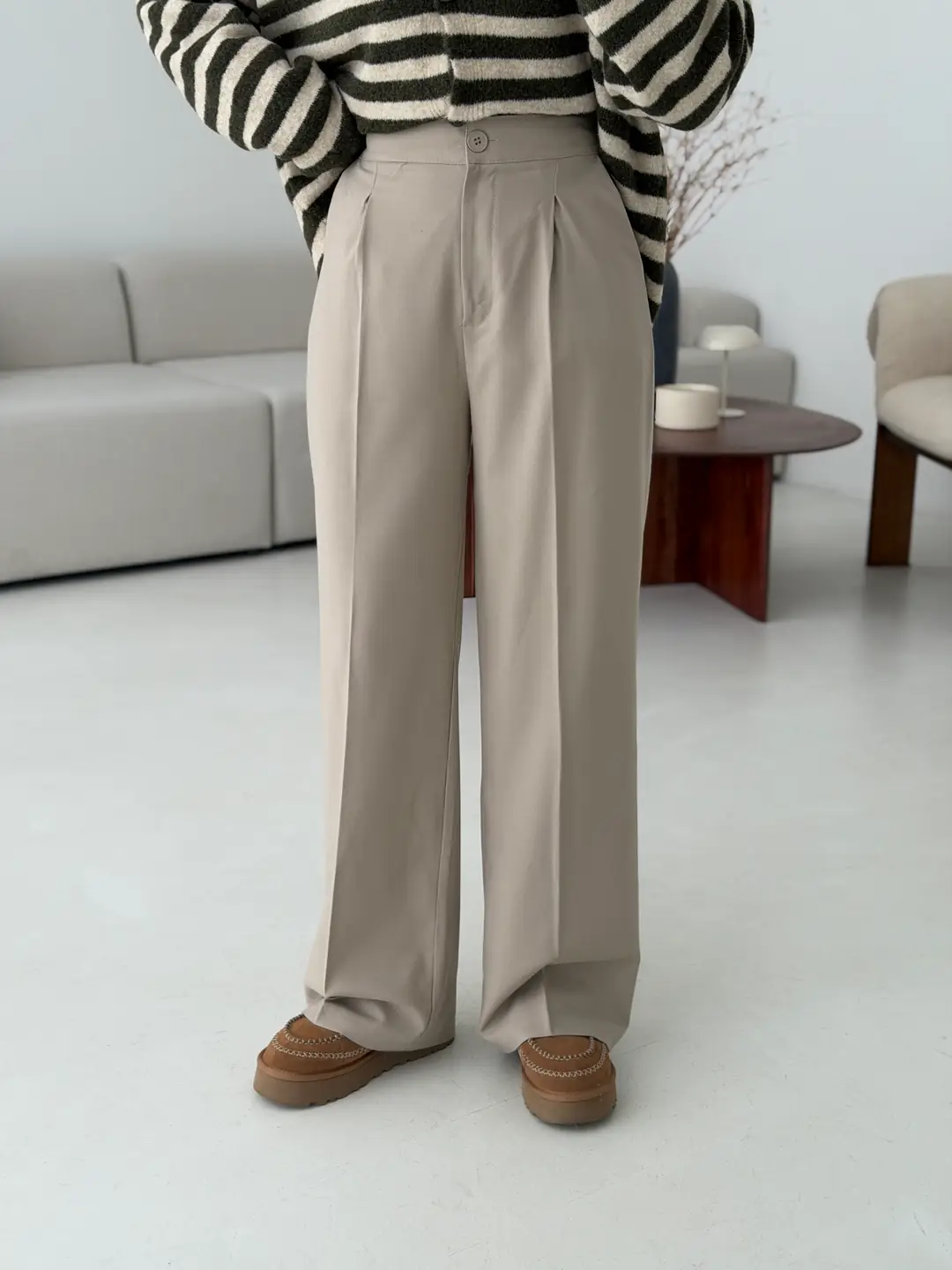 Arkası Lastikli Bol Paça Pantolon Bej