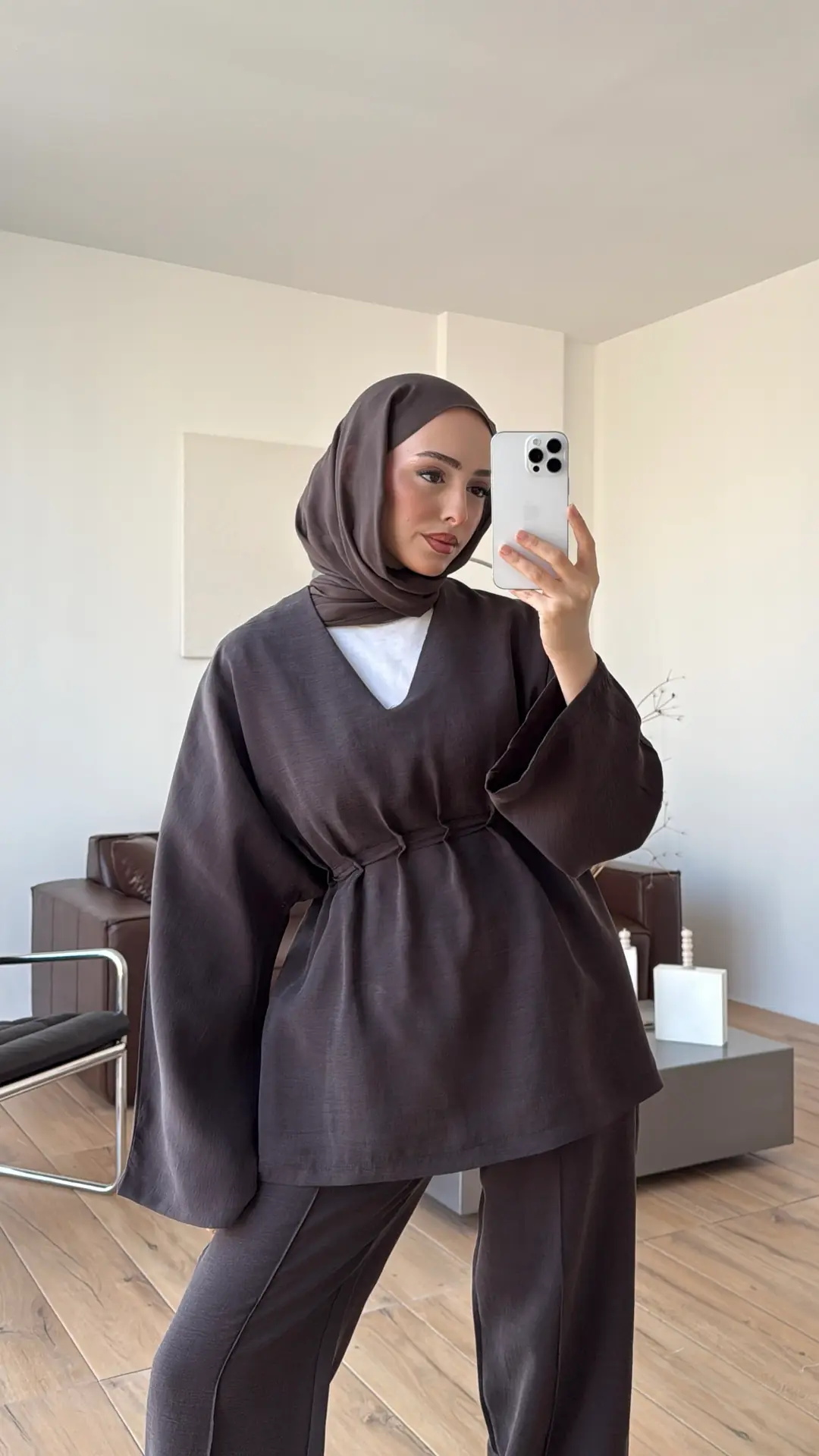 V Yaka Pantolon Takım Kahve - Görsel 4