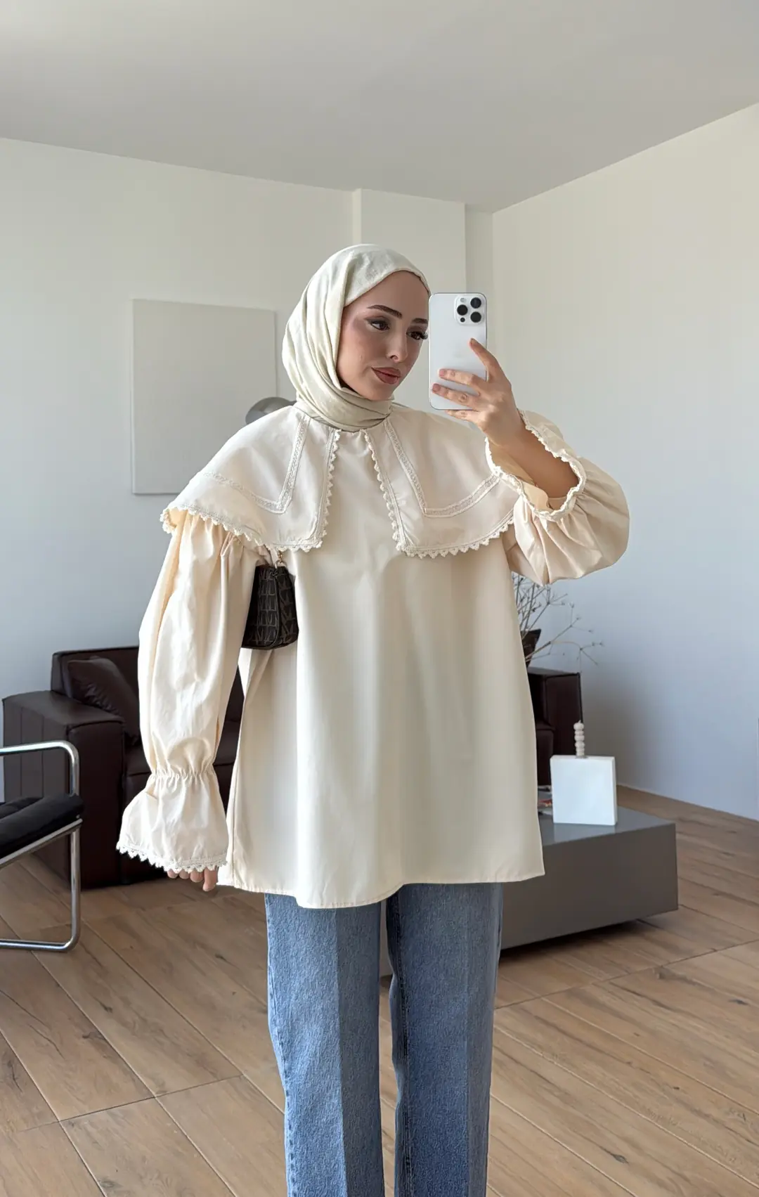 Bebe Yaka Dantel Geçişli Gömlek Krem - Görsel 3