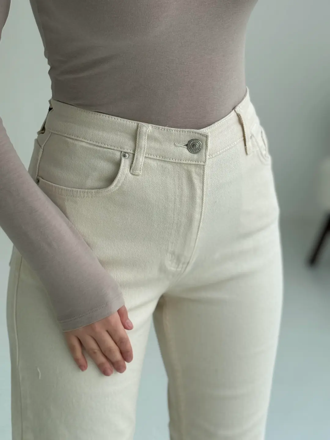 Bej Paçası Kesik Jean - Görsel 4