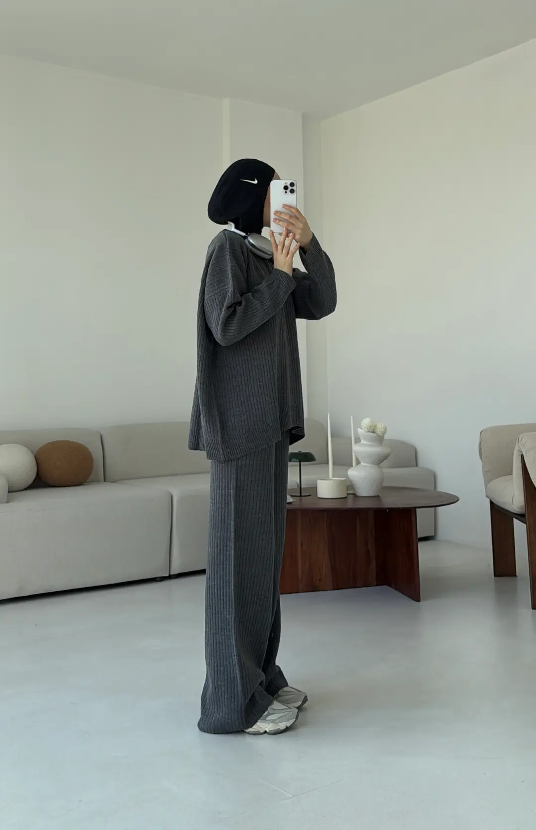 Bisiklet Yaka Triko Takım Füme - Görsel 4