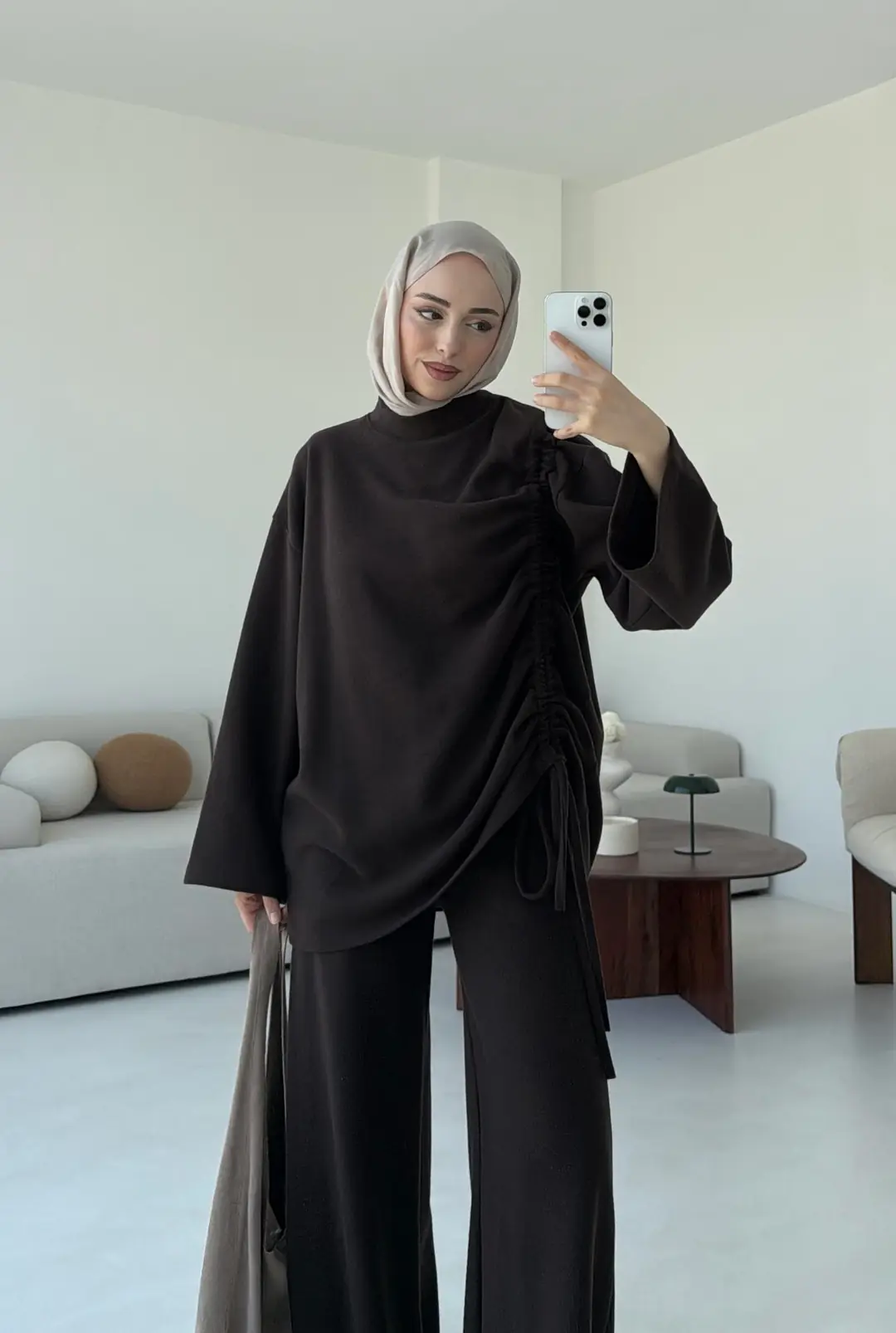 Bluzu Yandan Biyeli Takım Kahve - Görsel 6