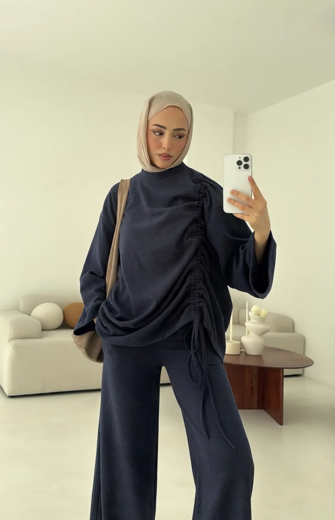 Bluzu Yandan Biyeli Takım Lacivert - Görsel 2