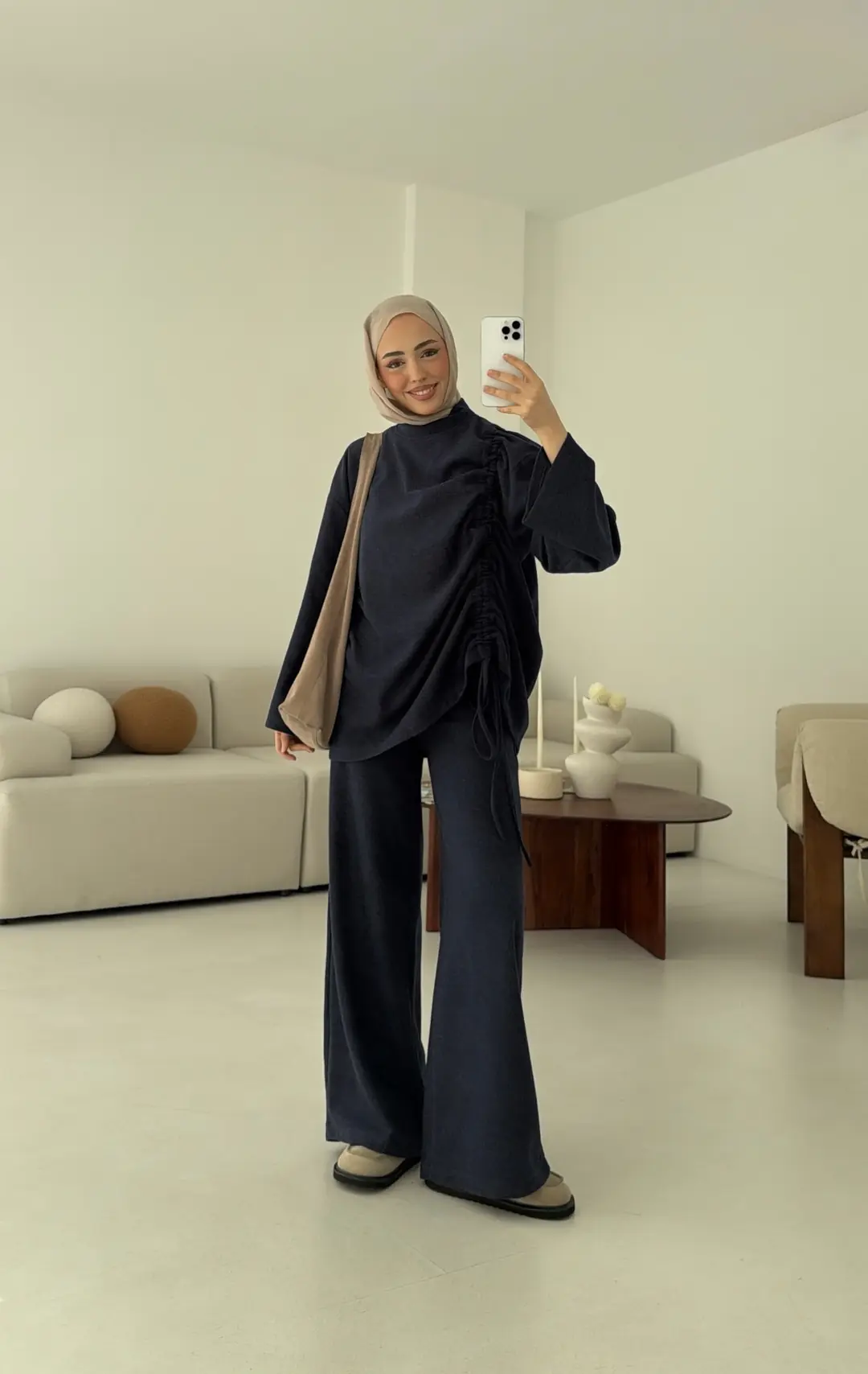 Bluzu Yandan Biyeli Takım Lacivert - Görsel 3