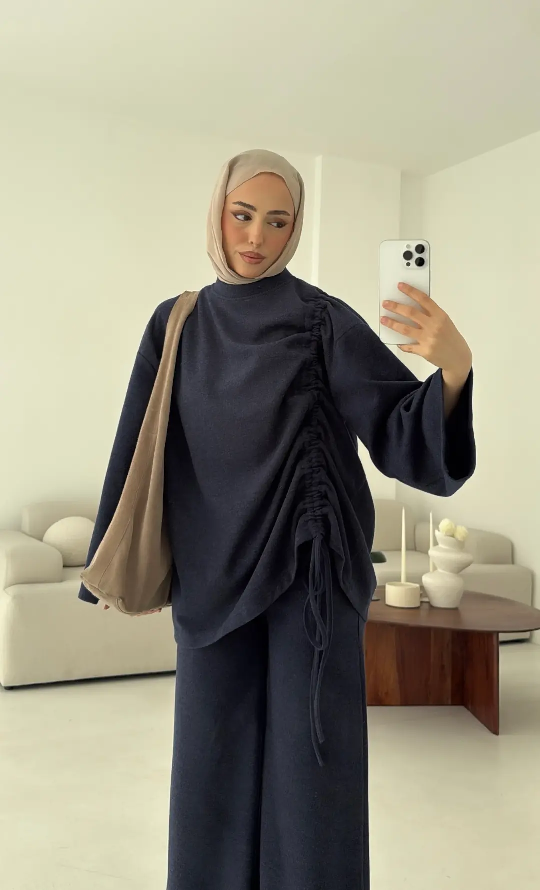 Bluzu Yandan Biyeli Takım Lacivert - Görsel 9