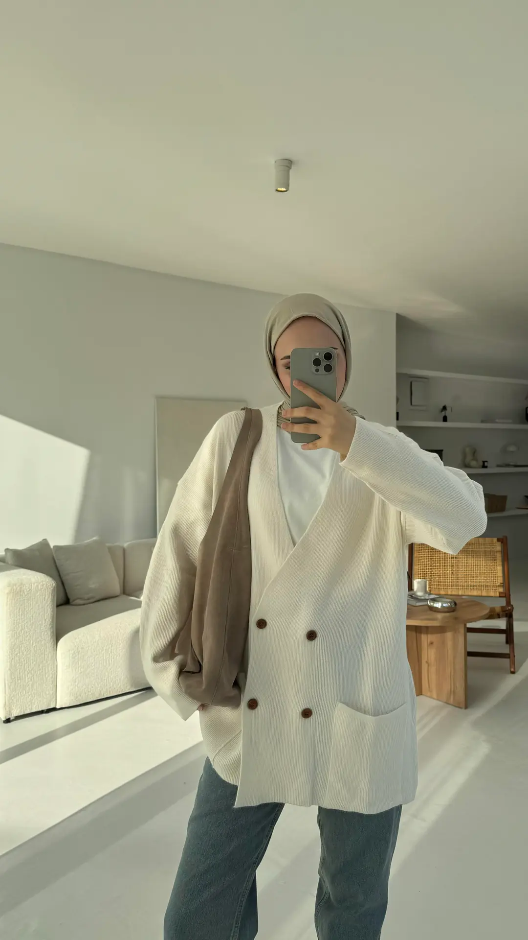 Düğmeli Cepli Triko Hırka Ekru - Görsel 2