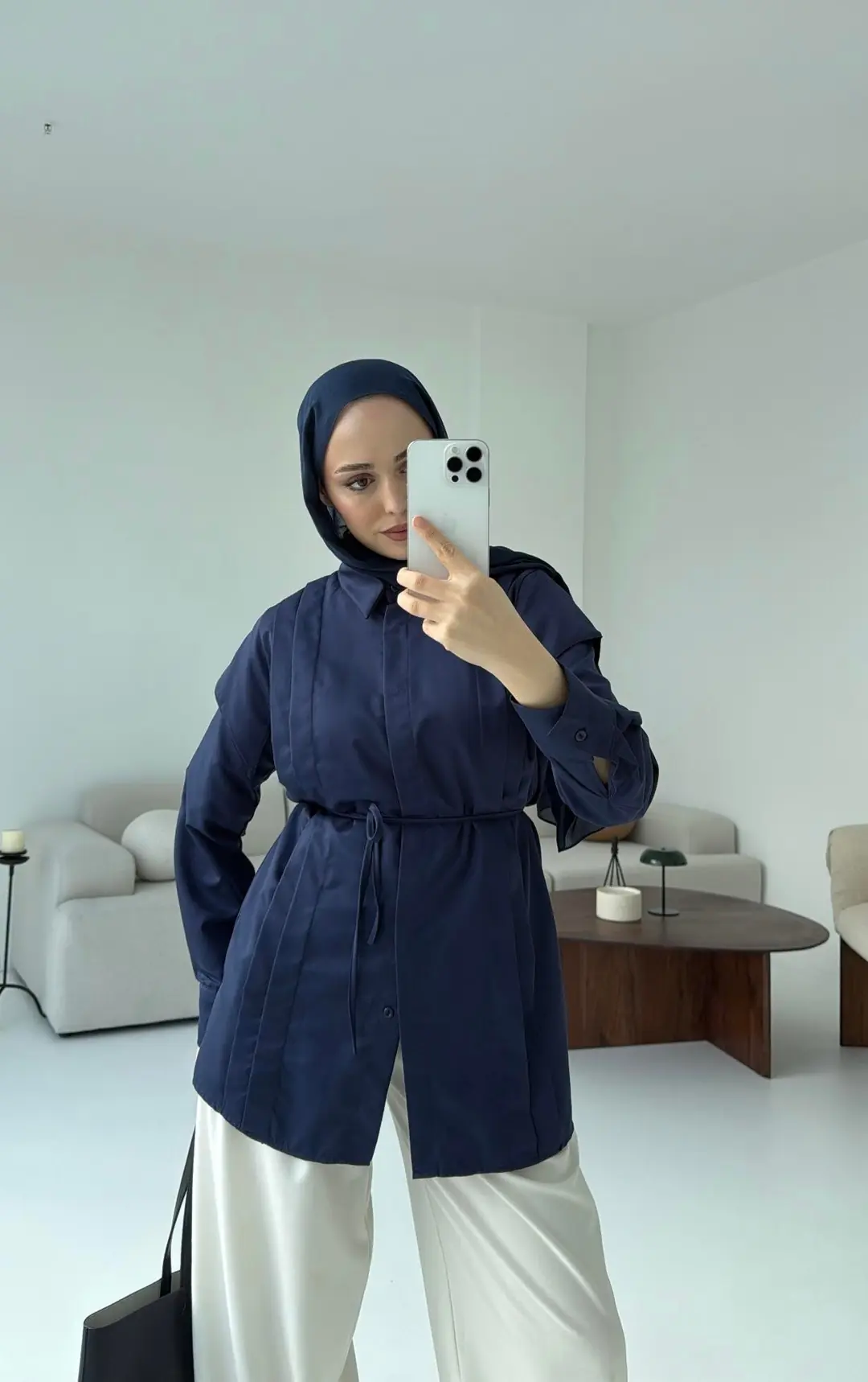 Çift Pileli Saten Bağlamalı Gömlek  Lacivert - Görsel 3