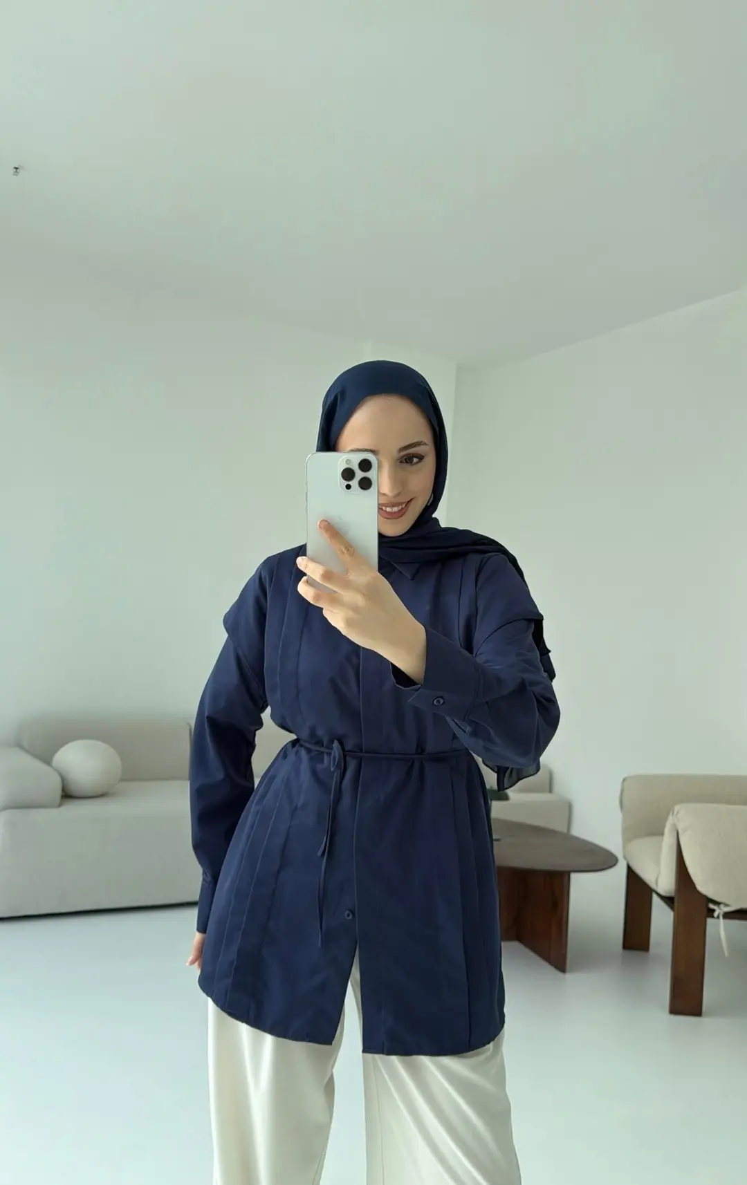 Çift Pileli Saten Bağlamalı Gömlek  Lacivert - Görsel 4