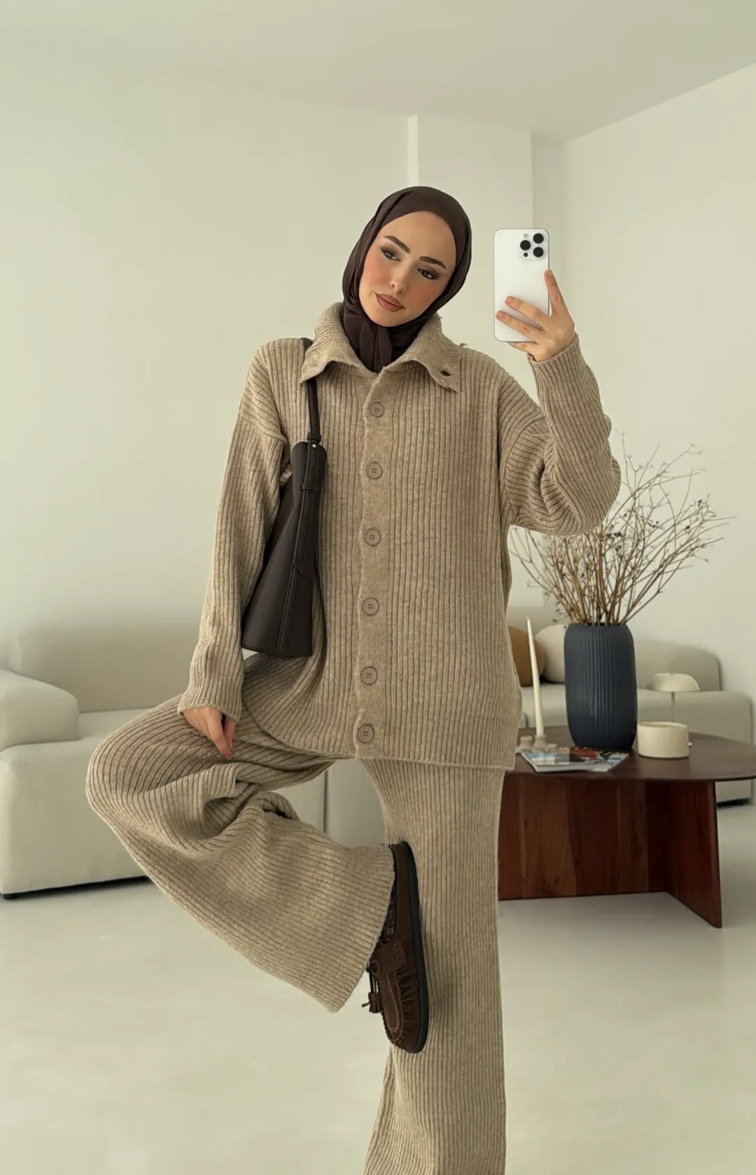 Dik Yaka Düğmeli Triko Takım Bej - Görsel 2