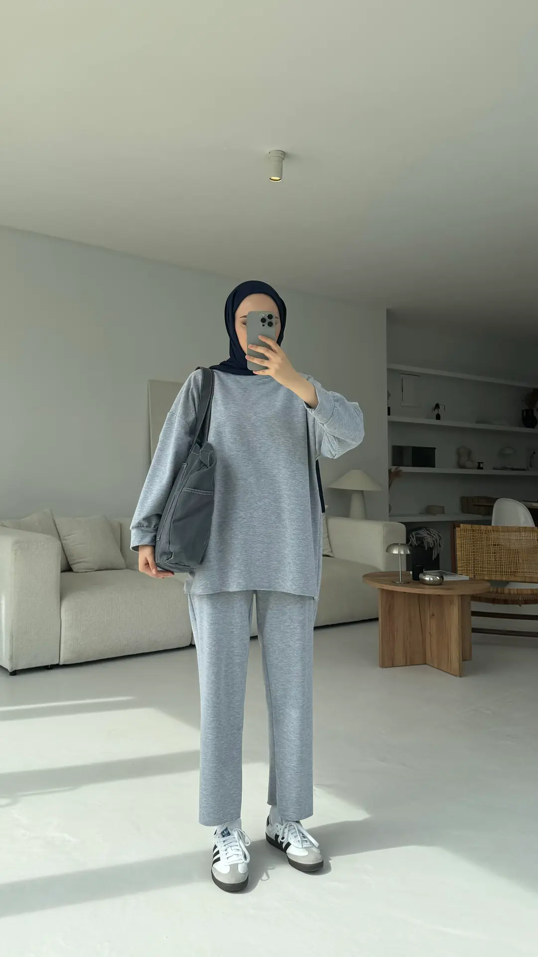 Dikişsiz Takım Açık Gri - Görsel 2