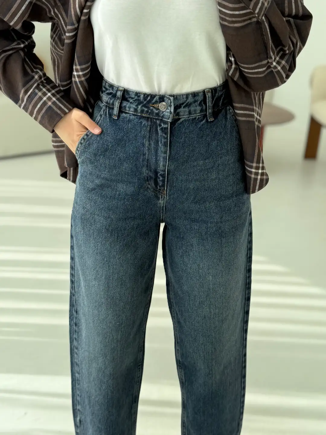 Eskitme Yıkama Mom Jean - Görsel 3