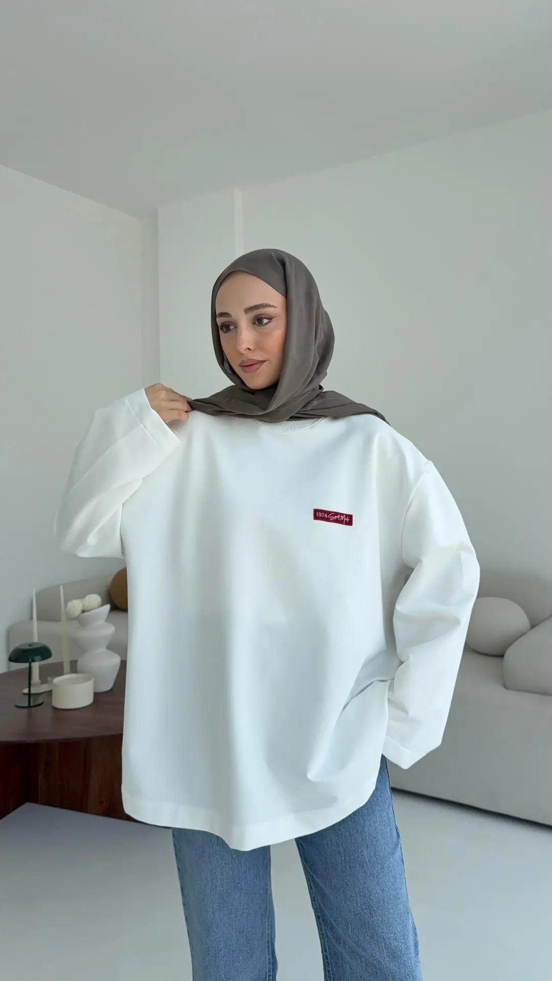 Etiket Baskılı  Sweatshirt Beyaz - Görsel 6