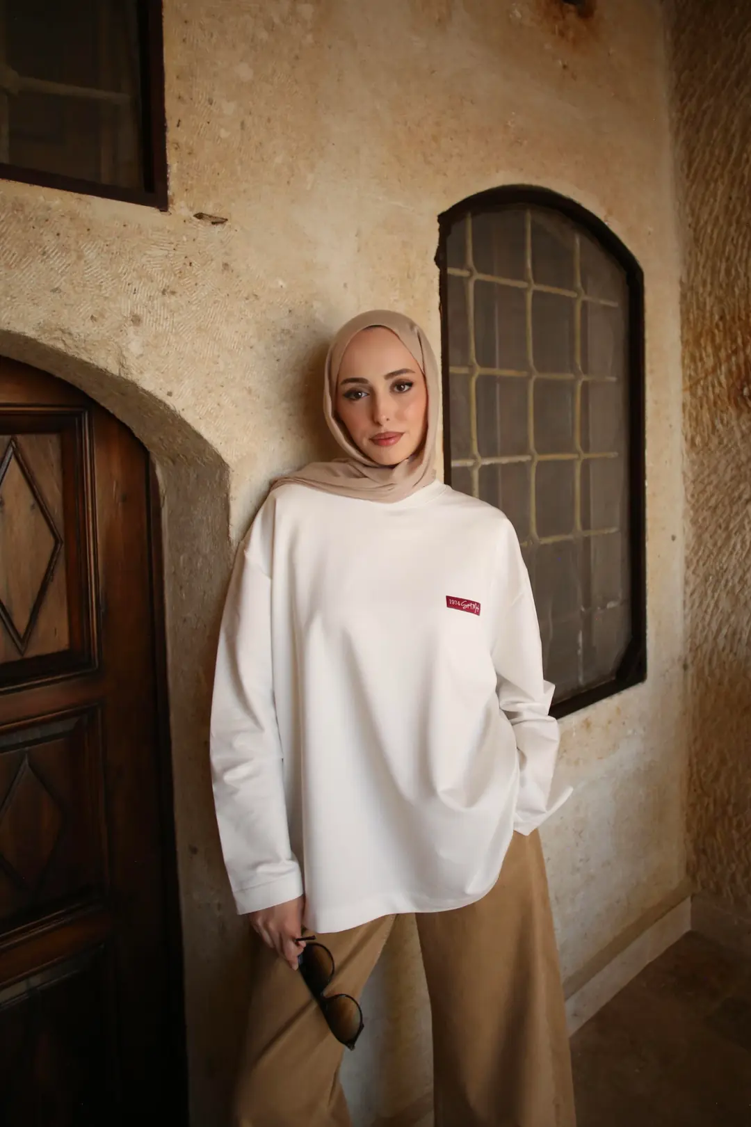 Etiket Baskılı Yazlık Sweatshirt Kırık Beyaz