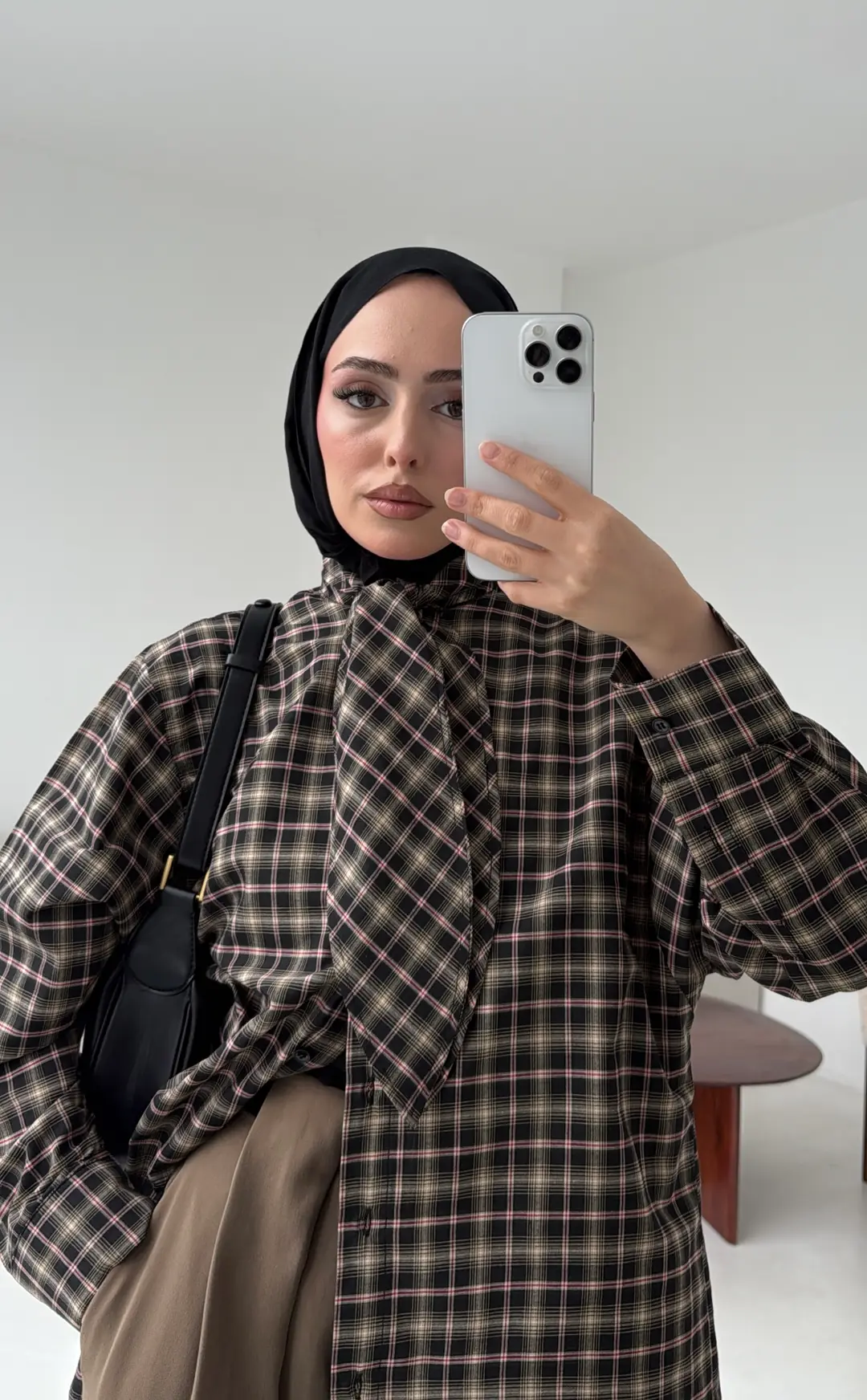 Fular Detay Ekose Gömlek Kahve/Siyah - Görsel 4