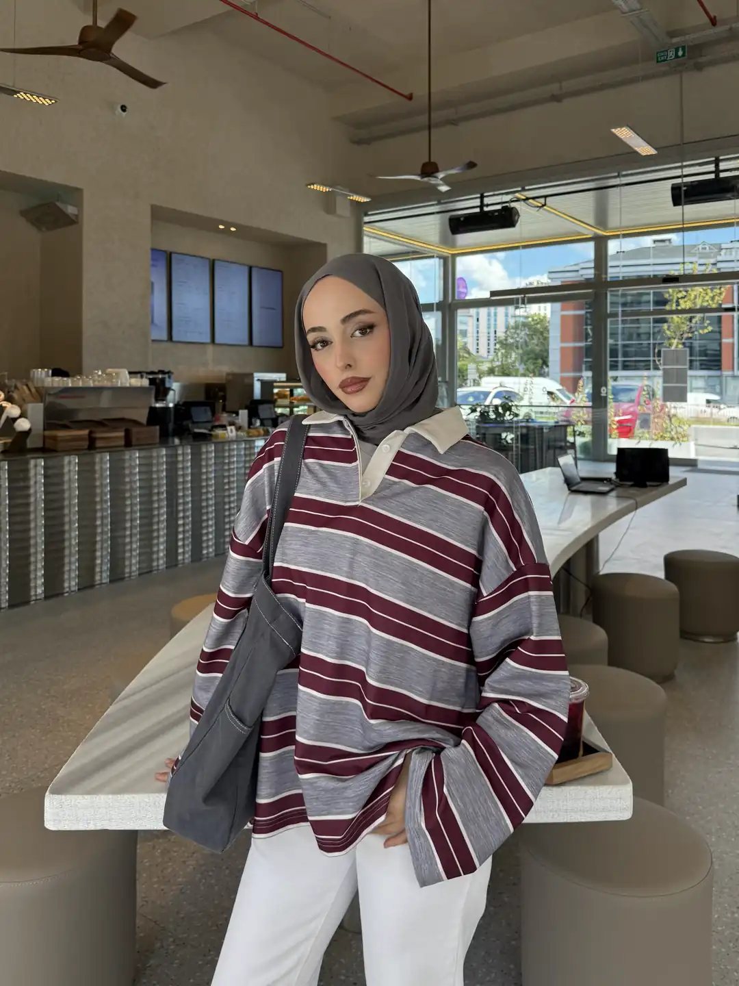 Gri Çizgili Polo Yaka Sweatshrt - Görsel 2