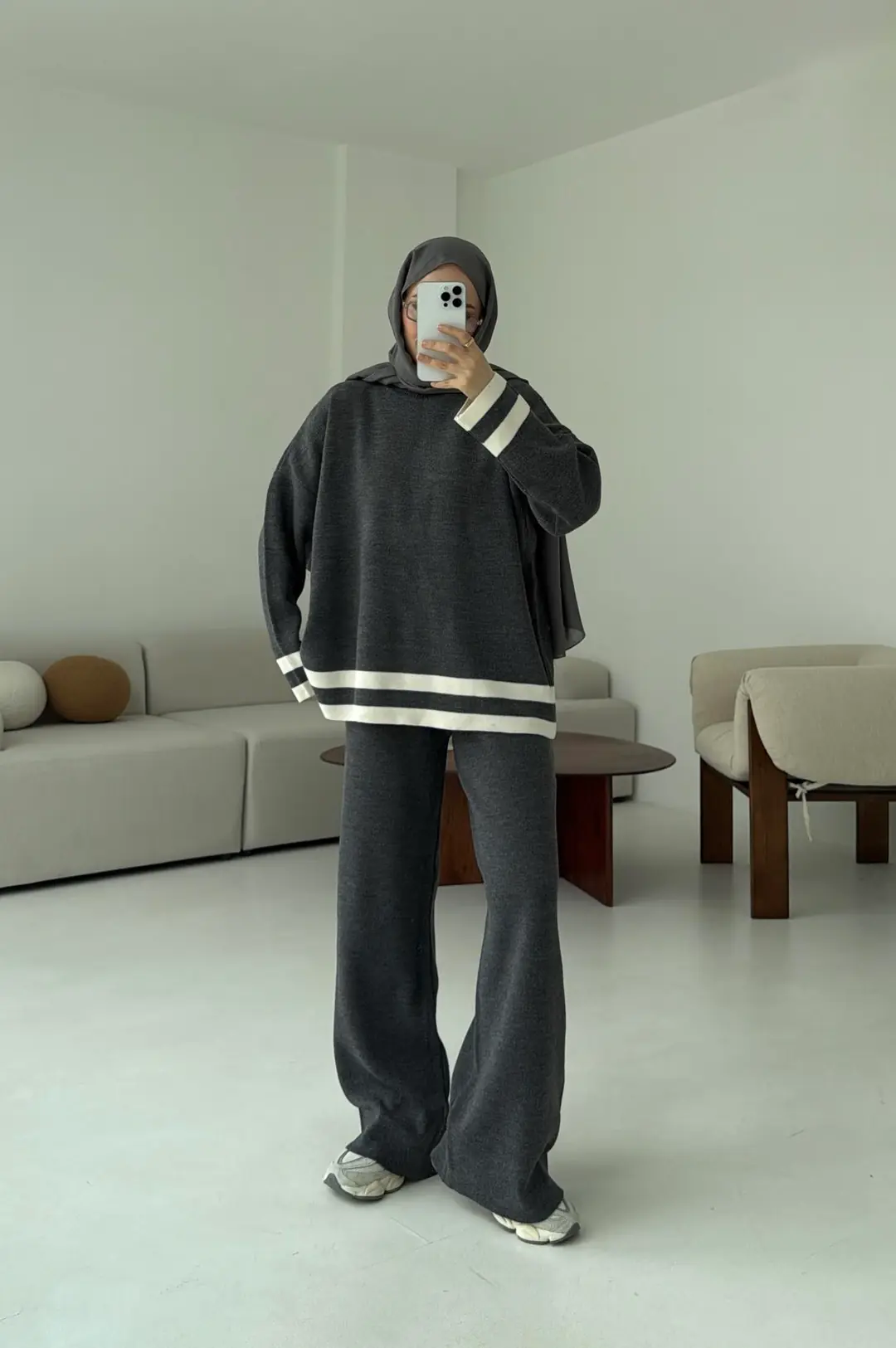 Gri/Ekru Çizgi Triko Takım - Görsel 2