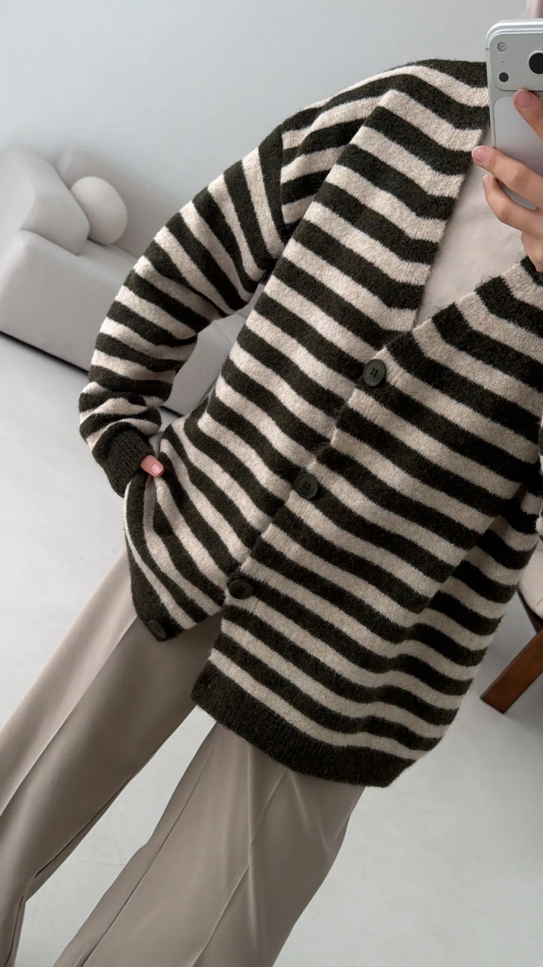 Haki/bej Çizgili Triko Hırka - Görsel 4