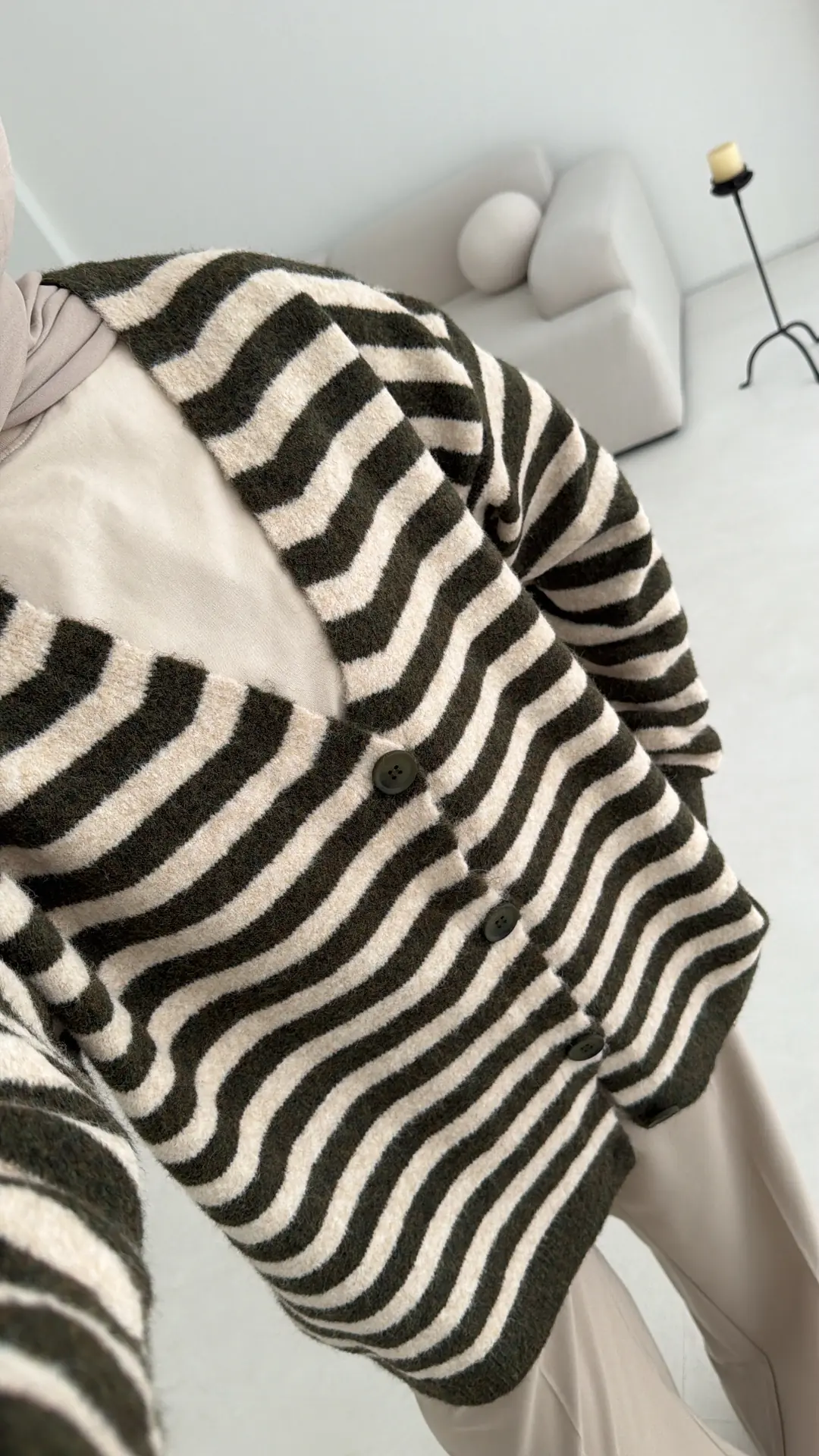 Haki/bej Çizgili Triko Hırka - Görsel 7