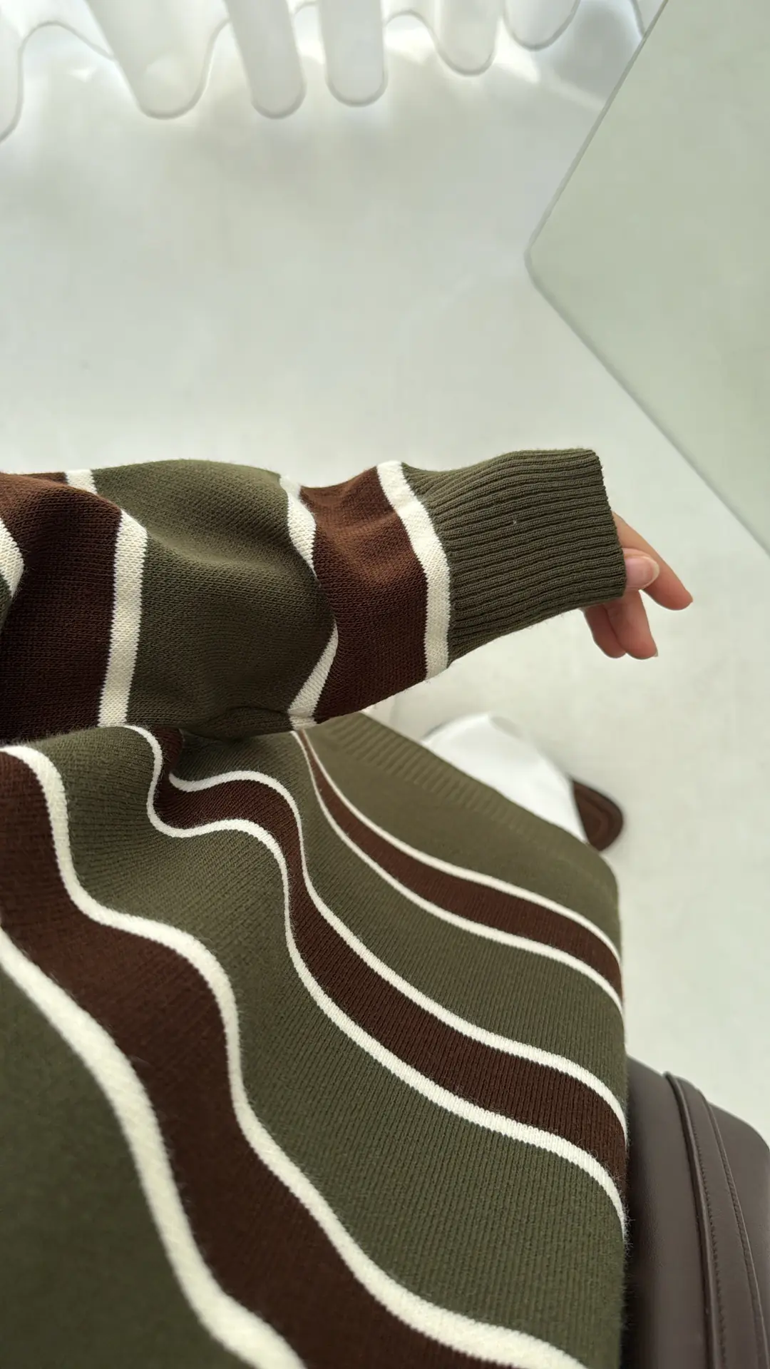 Haki Kahve Çizgili Triko Kazak - Görsel 4