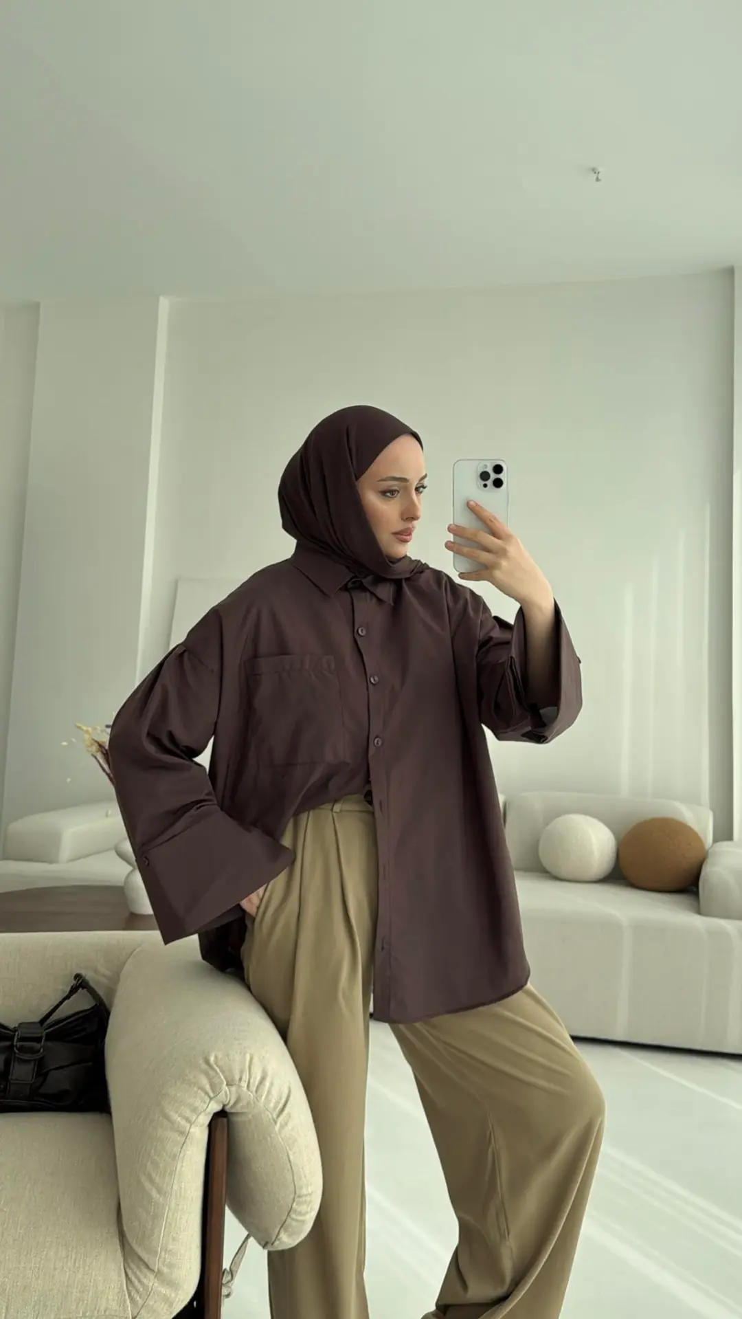 Kalın Manşetli Oversize Kahve Gömlek - Görsel 2