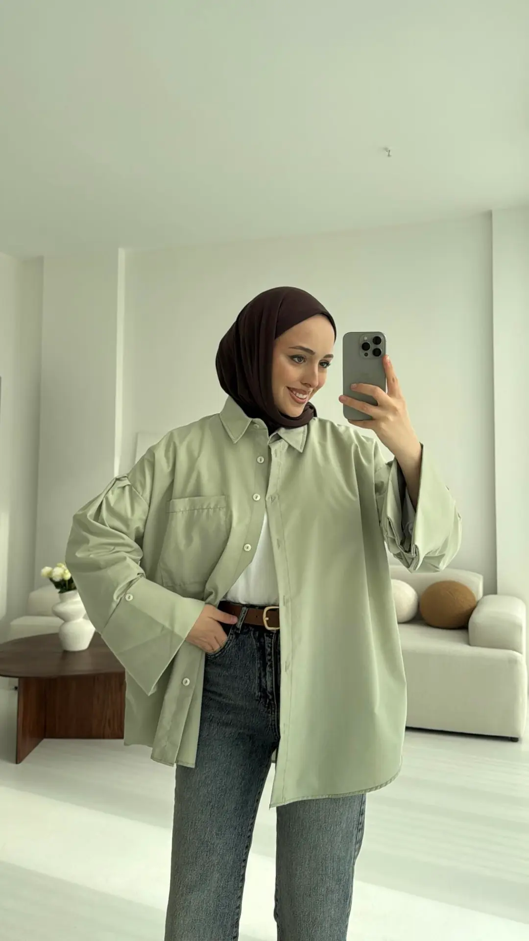 Kalın Manşetli Oversize Mint Gömlek