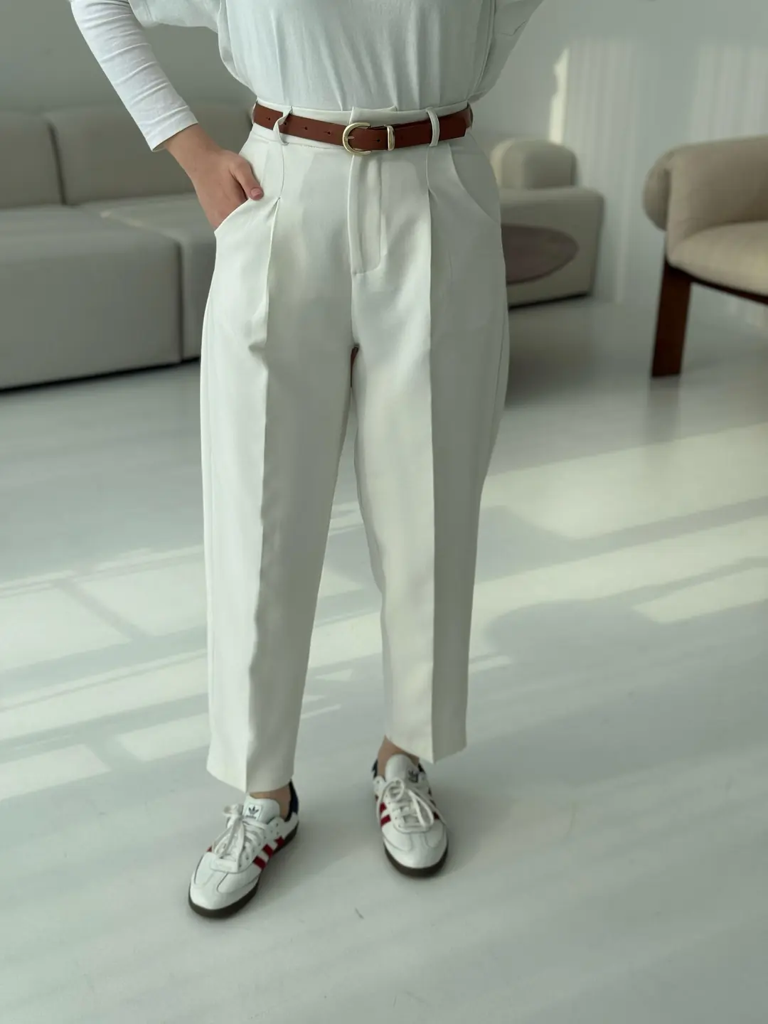 Kemerli Beyaz Pantolon