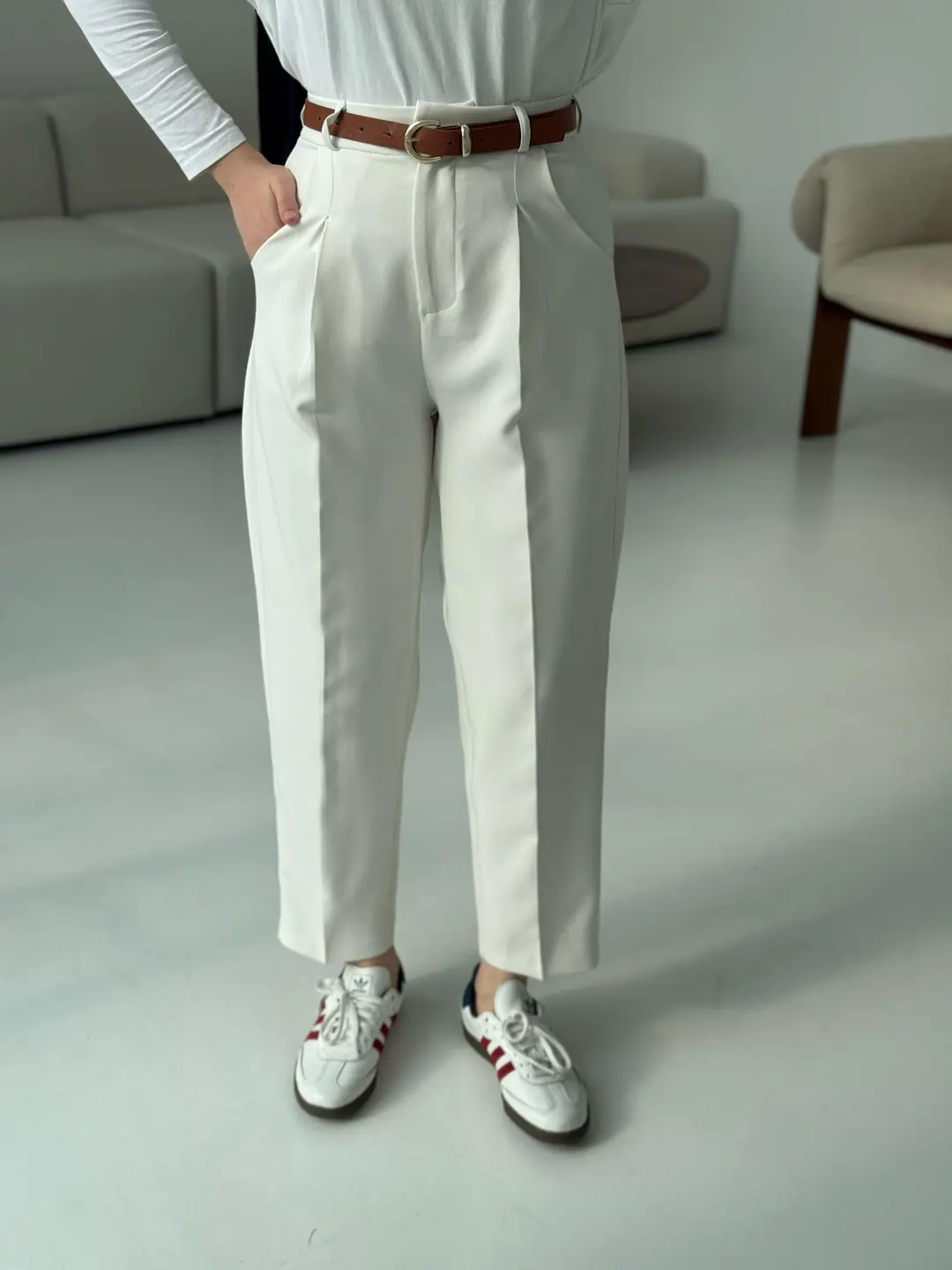 Kemerli Beyaz Pantolon - Görsel 3