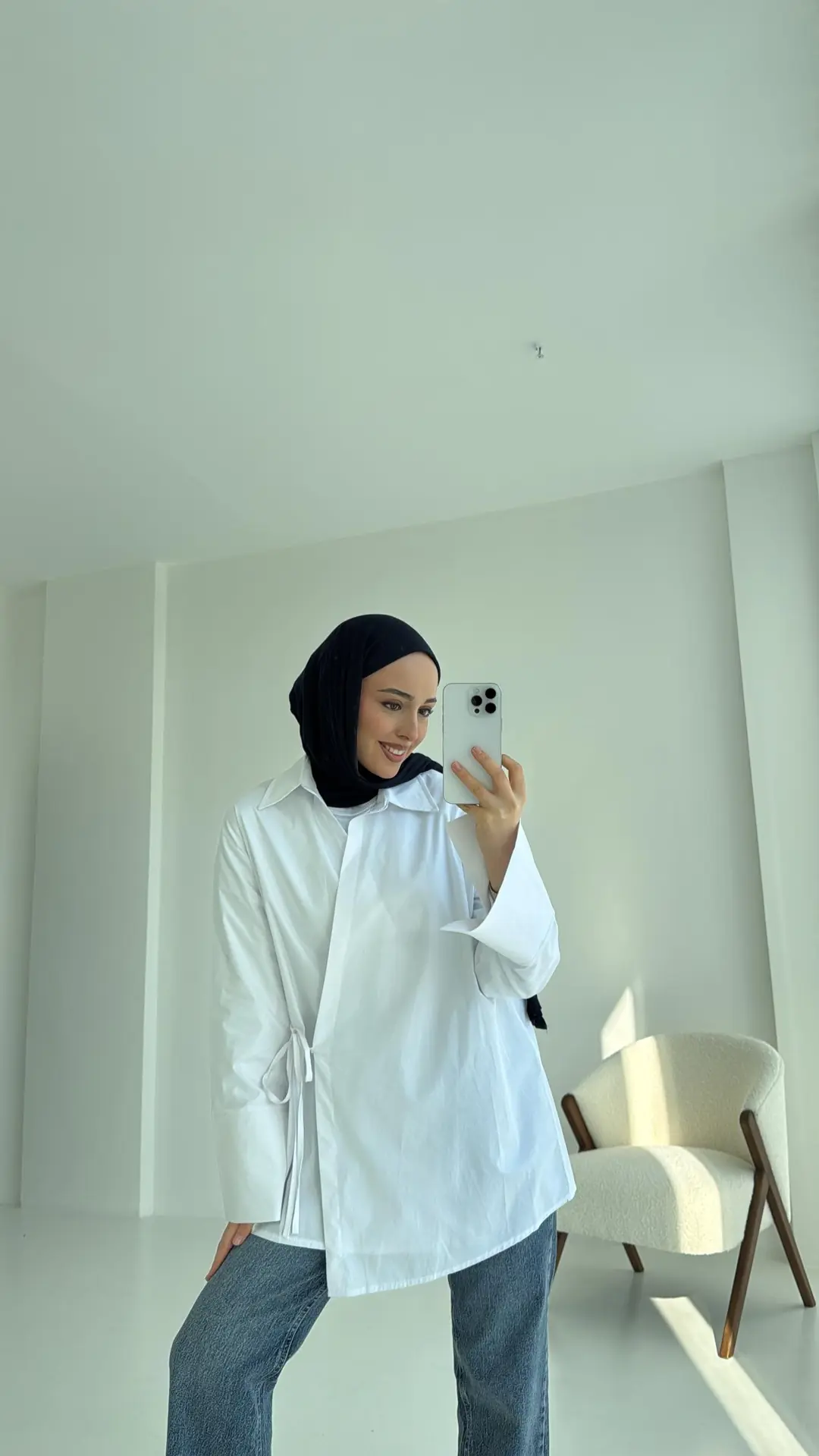 Kolları Yırtmaç Detay Yandan Bağlamalı Gömlek Beyaz