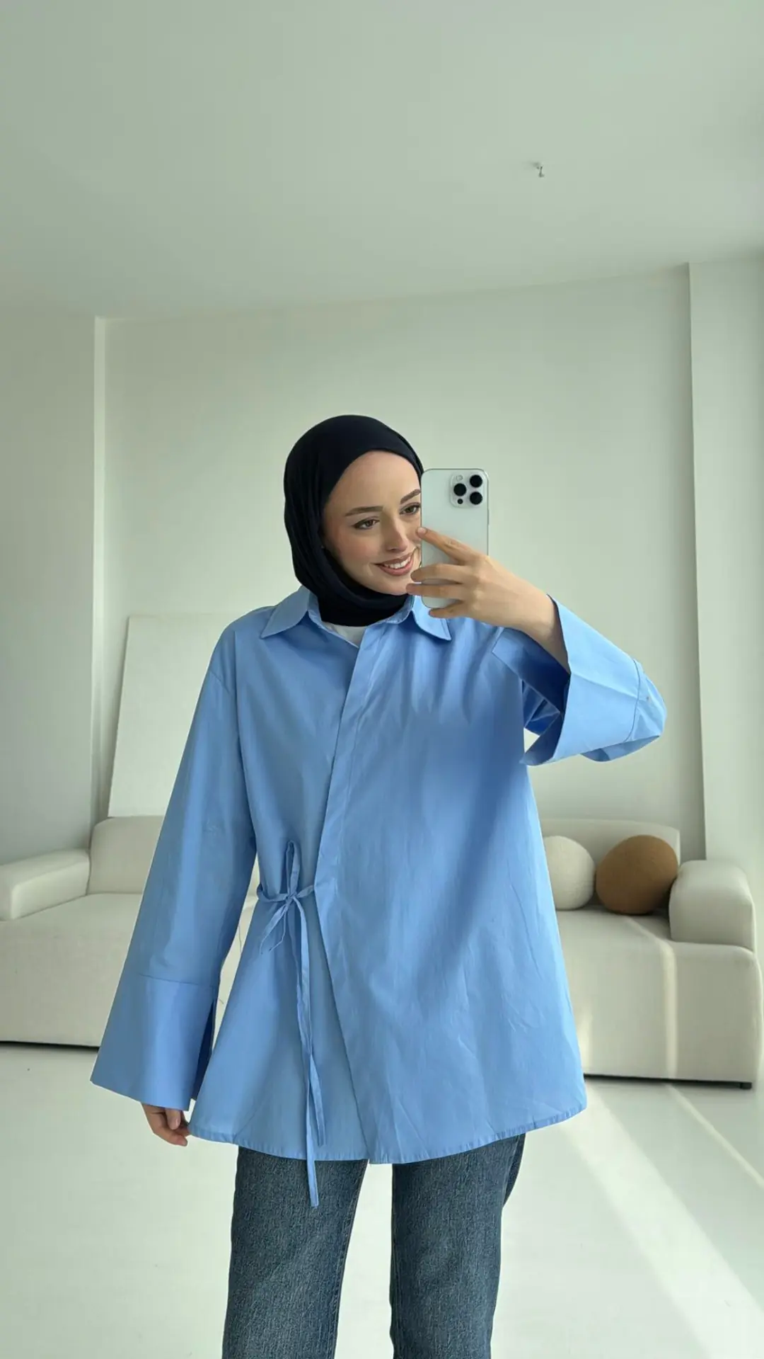 Kolları Yırtmaç Detay Yandan Bağlamalı Gömlek Mavi - Görsel 4