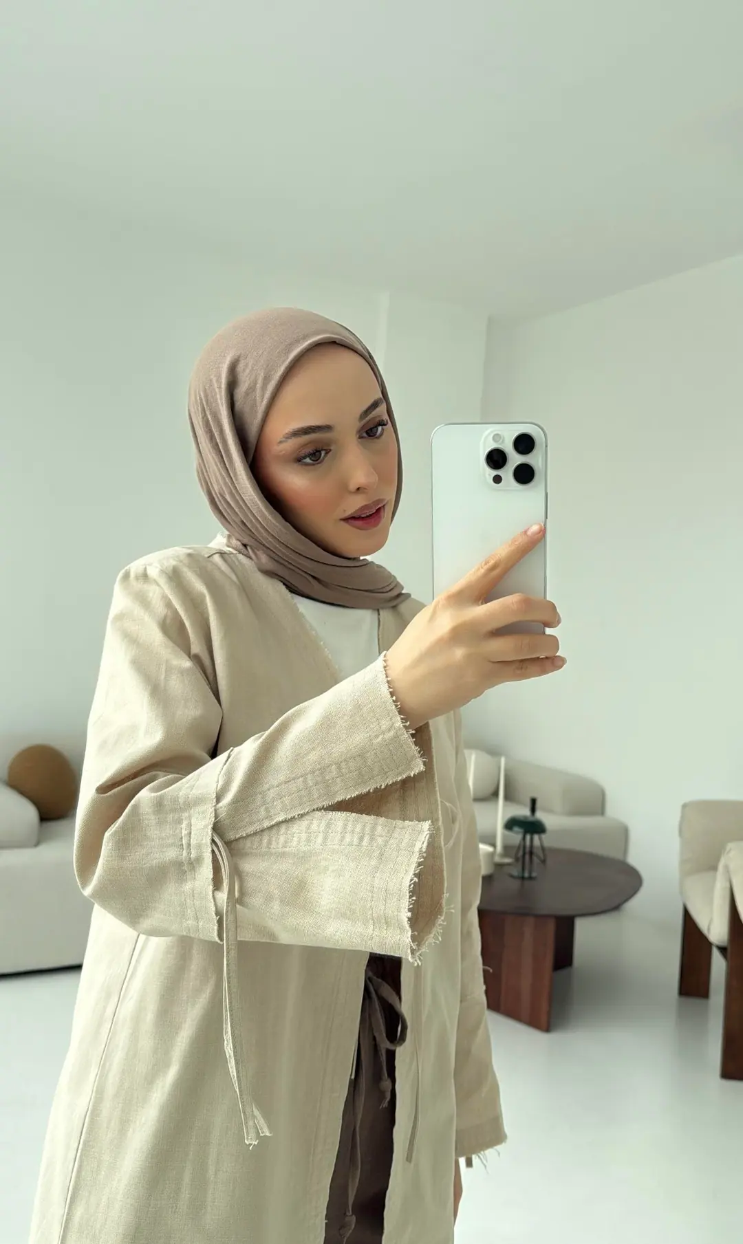 Kolu Yırtmaç Detay Kimono Bej - Görsel 4