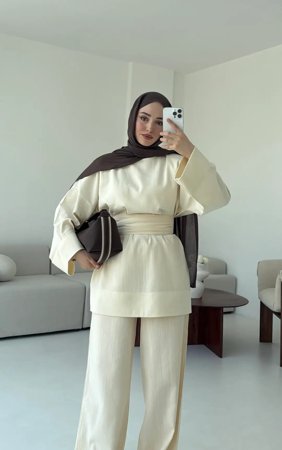 Krem Kuşaklı Bluz Takım