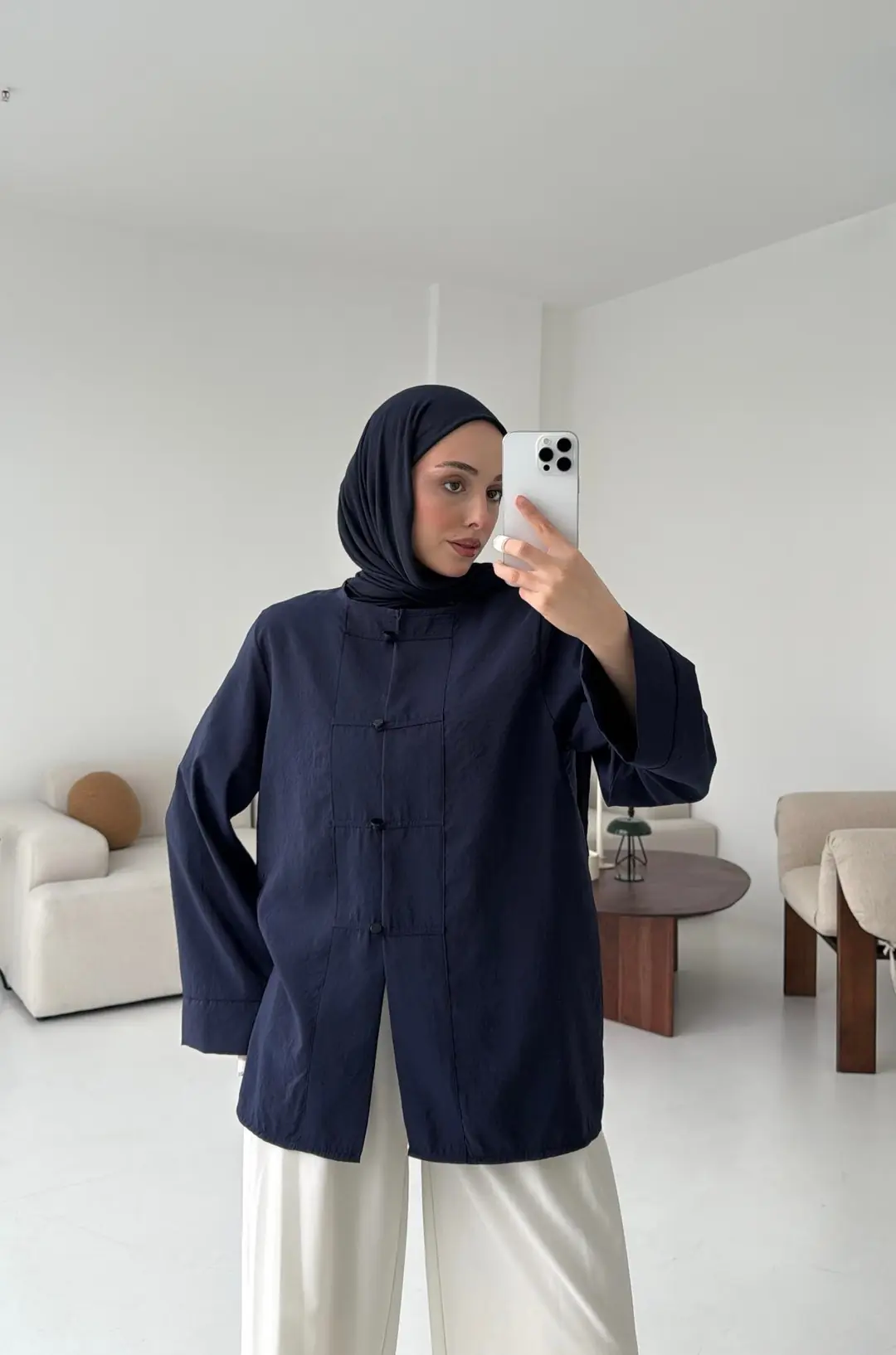 Lacivert Düğme Detay Gömlek - Görsel 4