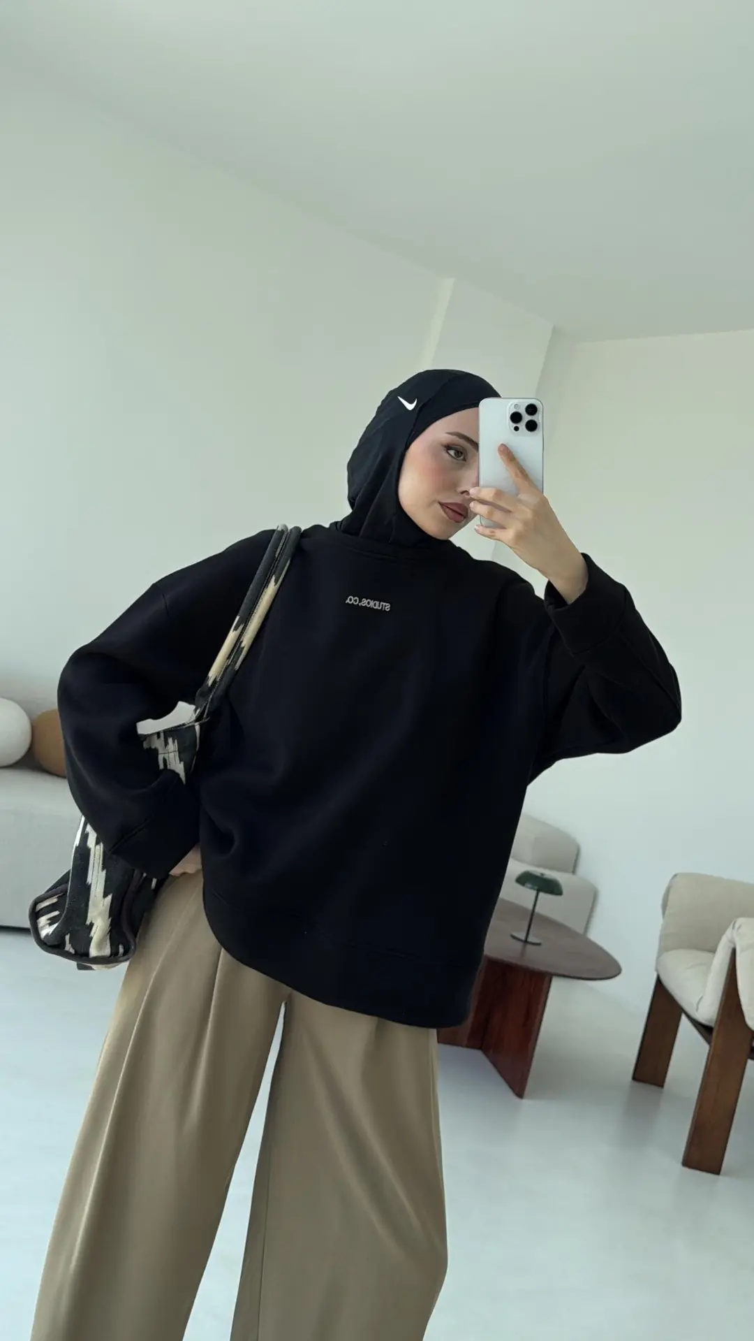 Minimal Baskılı Oversize Sweat Siyah - Görsel 3