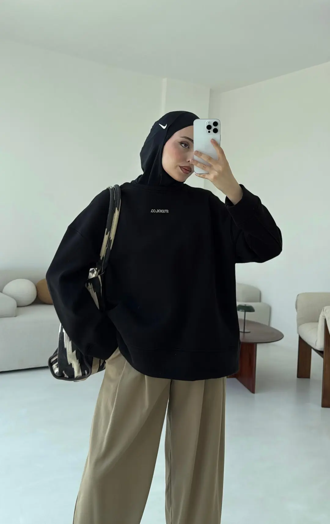 Minimal Baskılı Oversize Sweat Siyah - Görsel 7