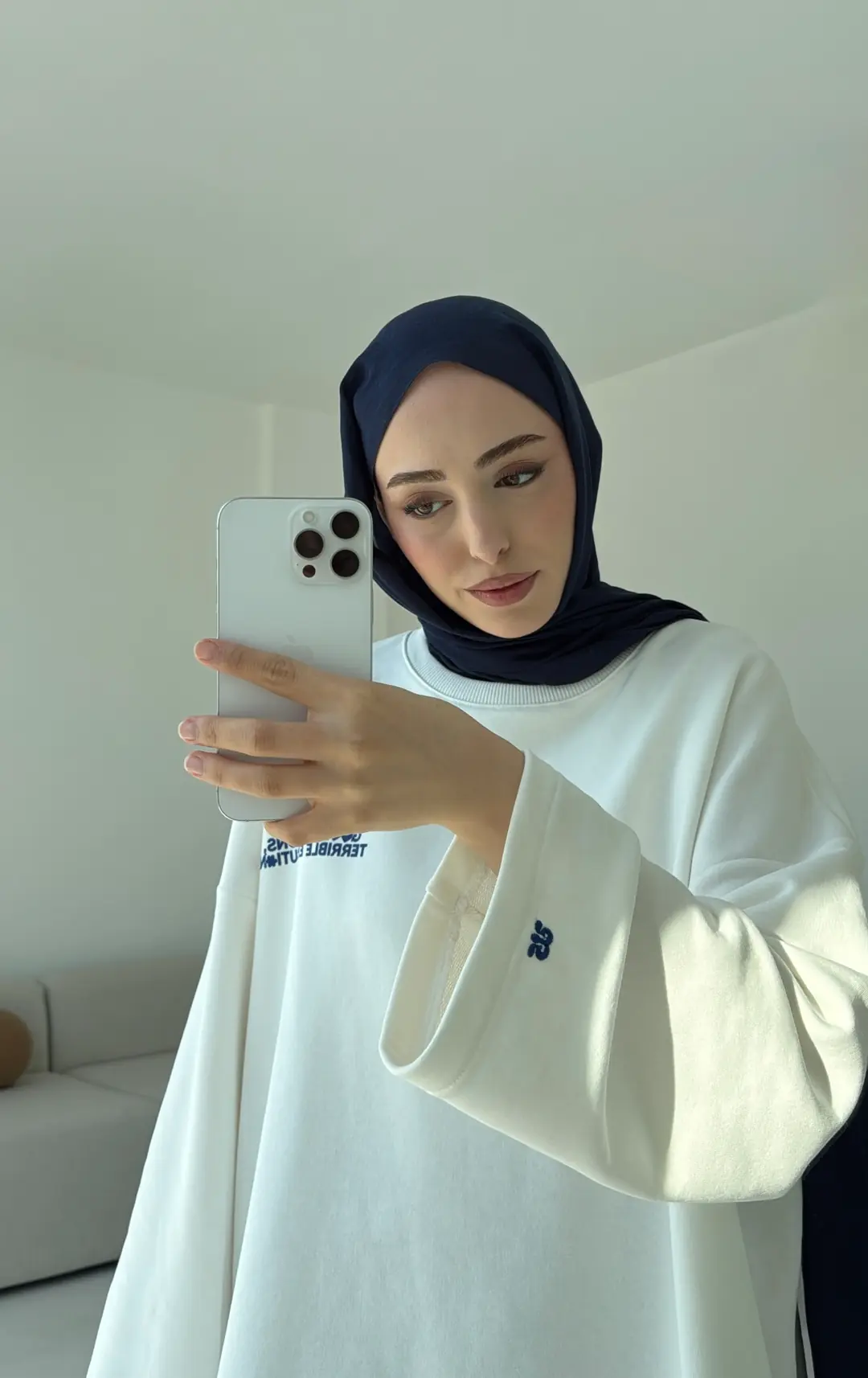 Nakışlı Oversize Sweatshirt Beyaz - Görsel 7