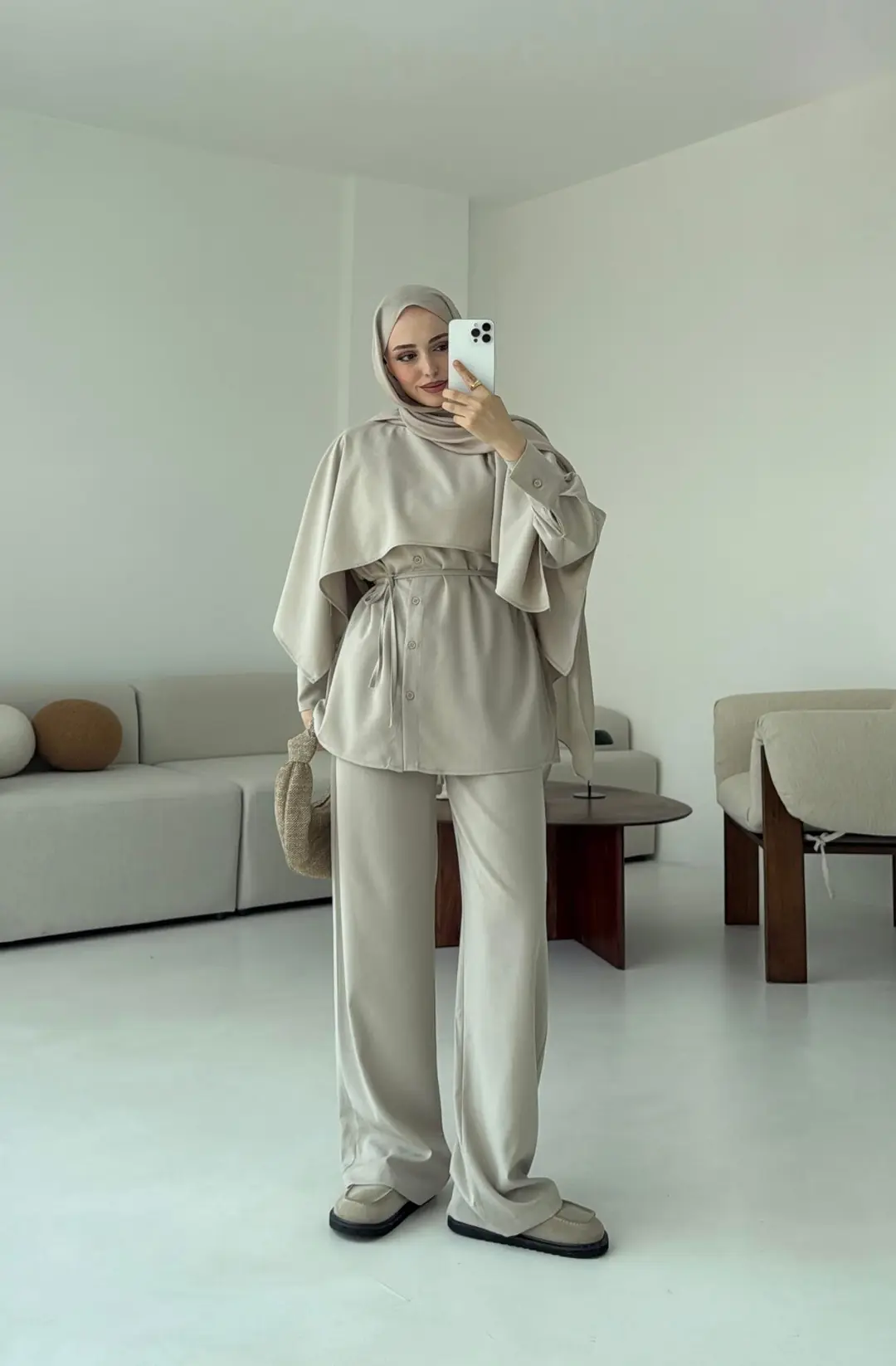 Pelerin Detay Gömlekli Takım Taş - Görsel 3