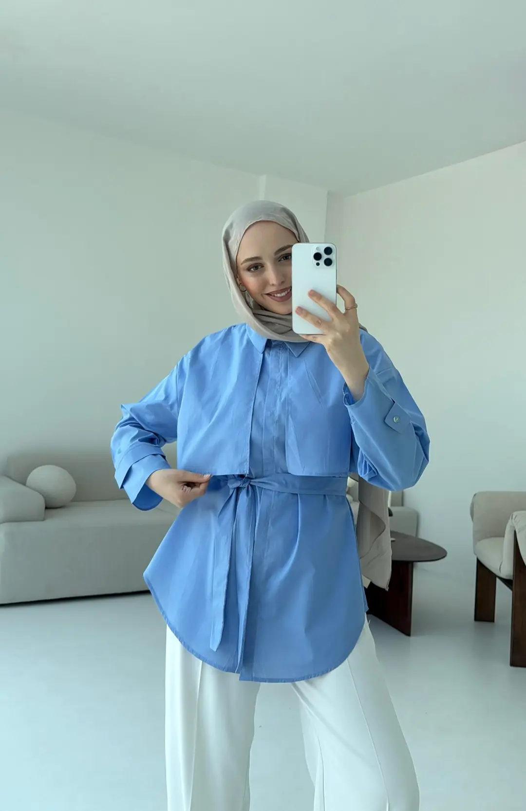 Pelerinli Mavi Gömlek - Görsel 3