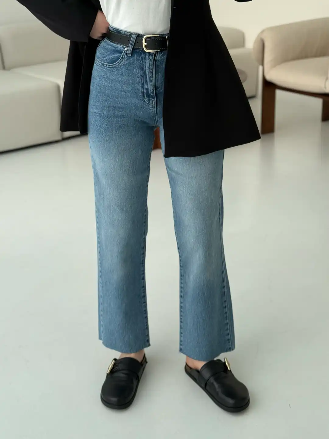 Premium Paçası Kesik Jean Siyah Kemerli 052