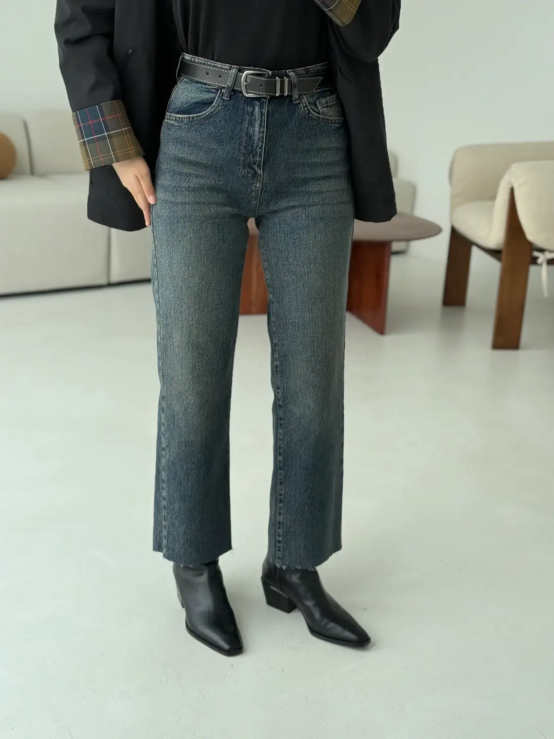 Premium Paçası Kesik Jean Siyah Kemerli 102 - Görsel 3