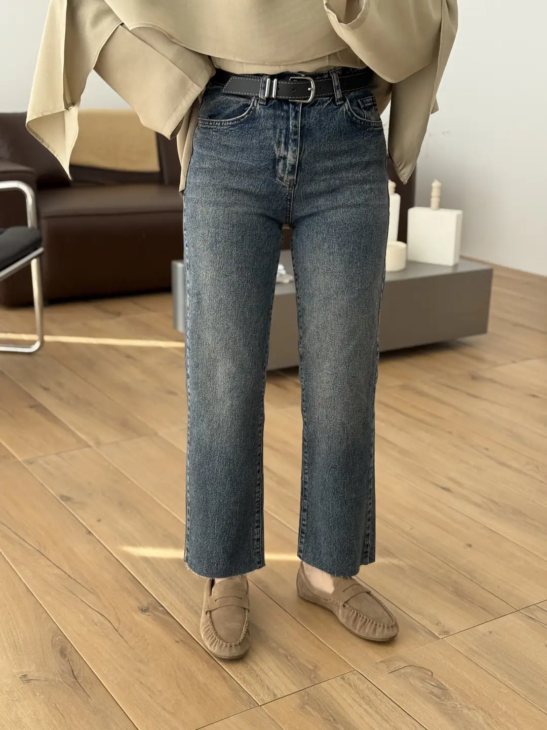 Premium Paçası Kesik Jean Siyah Kemerli 102