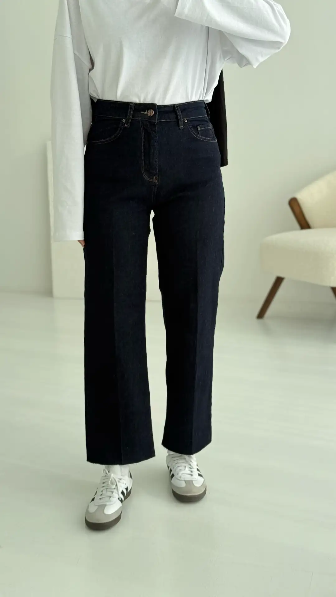 Premium Paçası Kesik Lacivert Jean 103