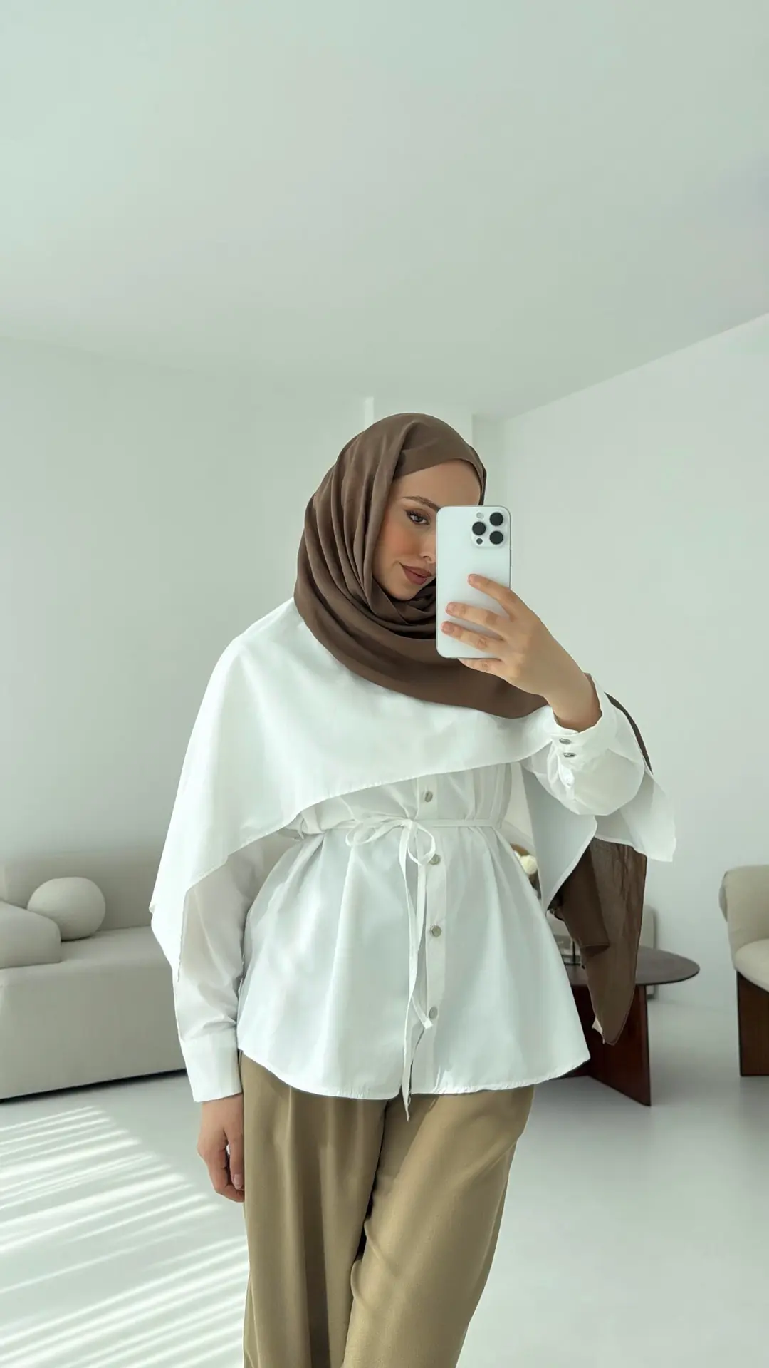 Seyyar Pelerinli Gömlek Beyaz