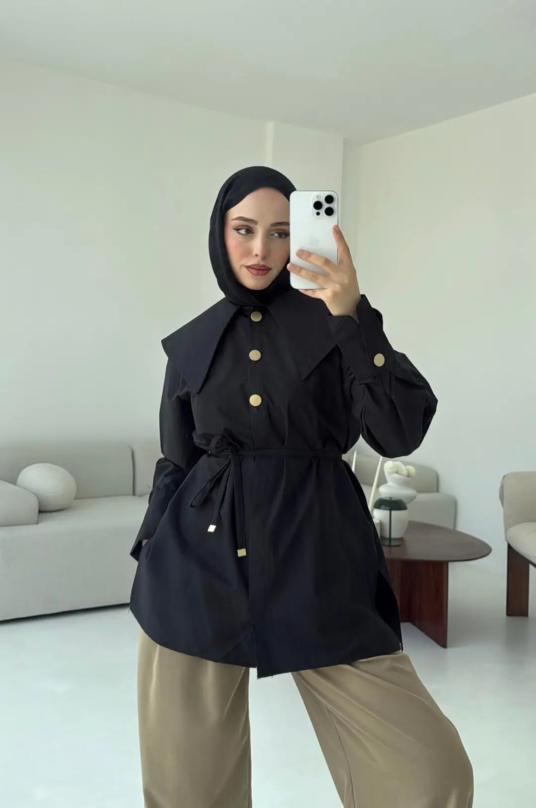 Siyah Bebe Yaka Gömlek