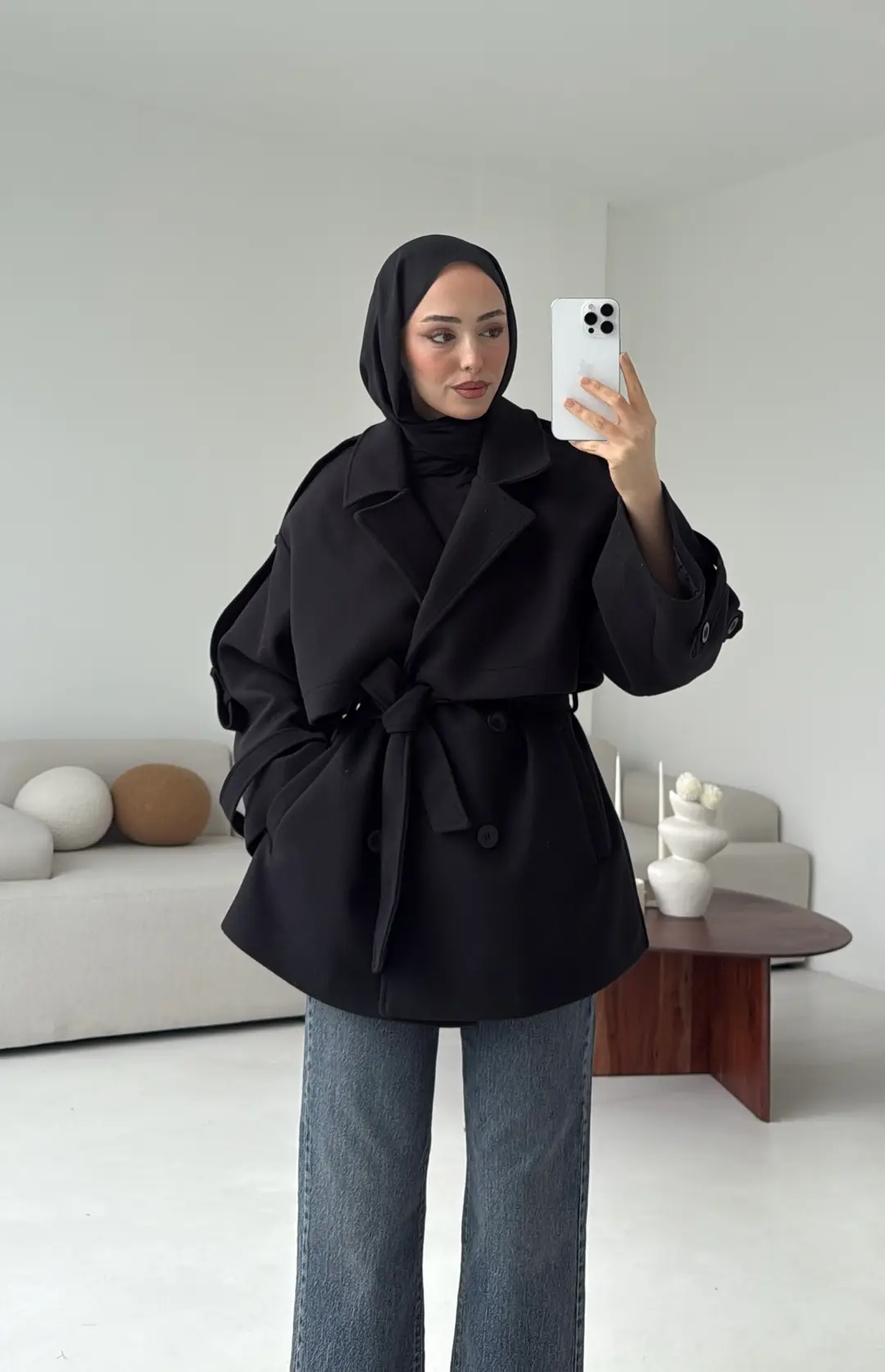 Siyah Düğmeli Kol Manşetli Kaşe Kaban