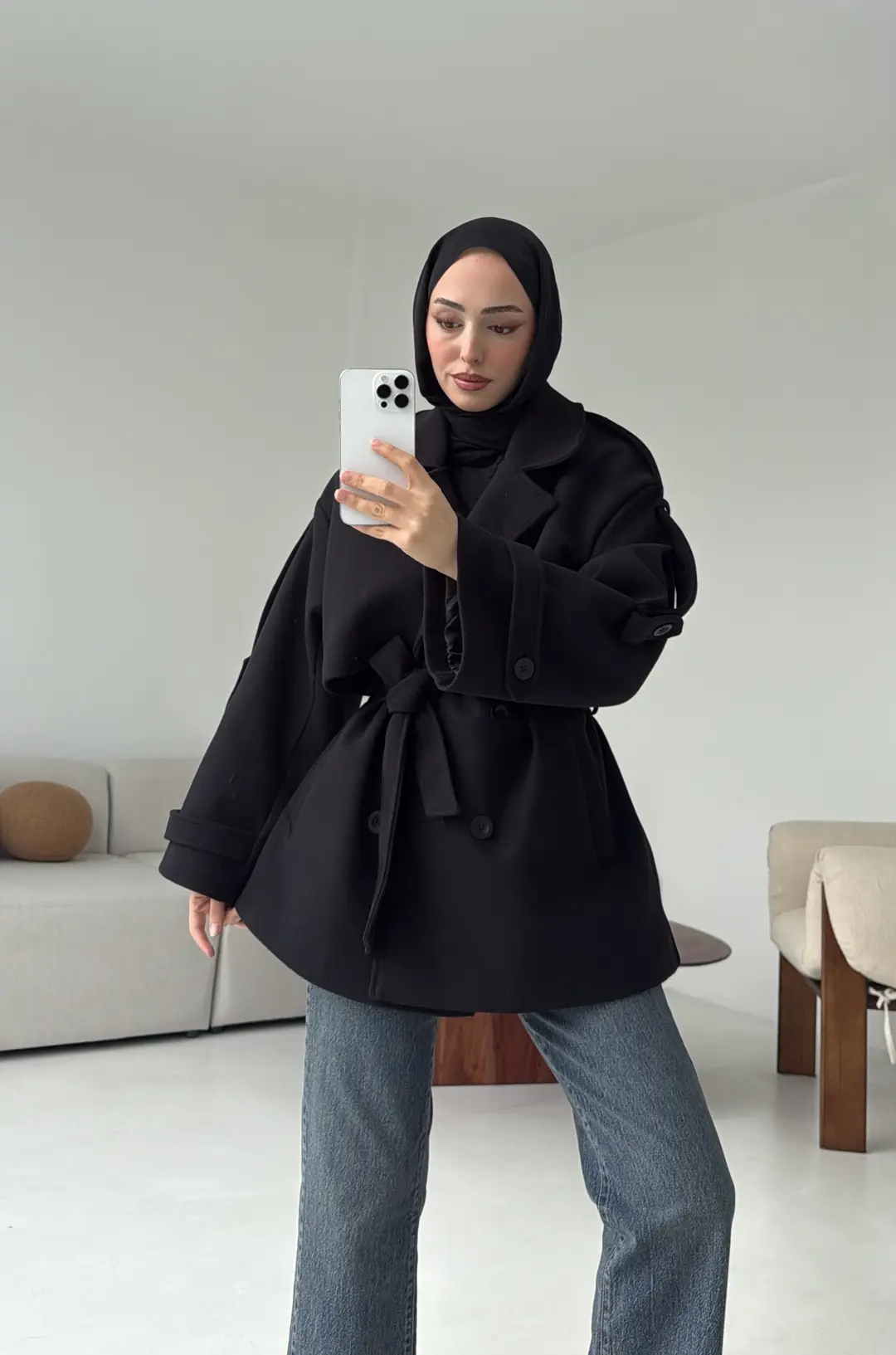 Siyah Düğmeli Kol Manşetli Kaşe Kaban - Görsel 3