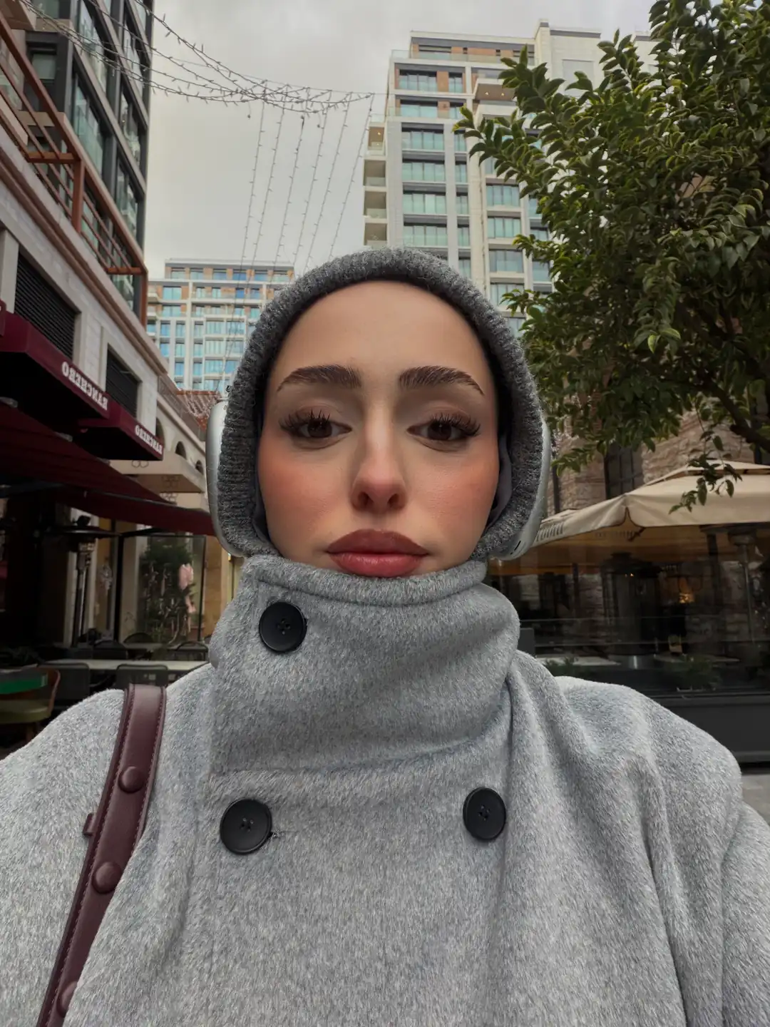 Siyah Düğmeli Yakalı Kaban Gri - Görsel 10