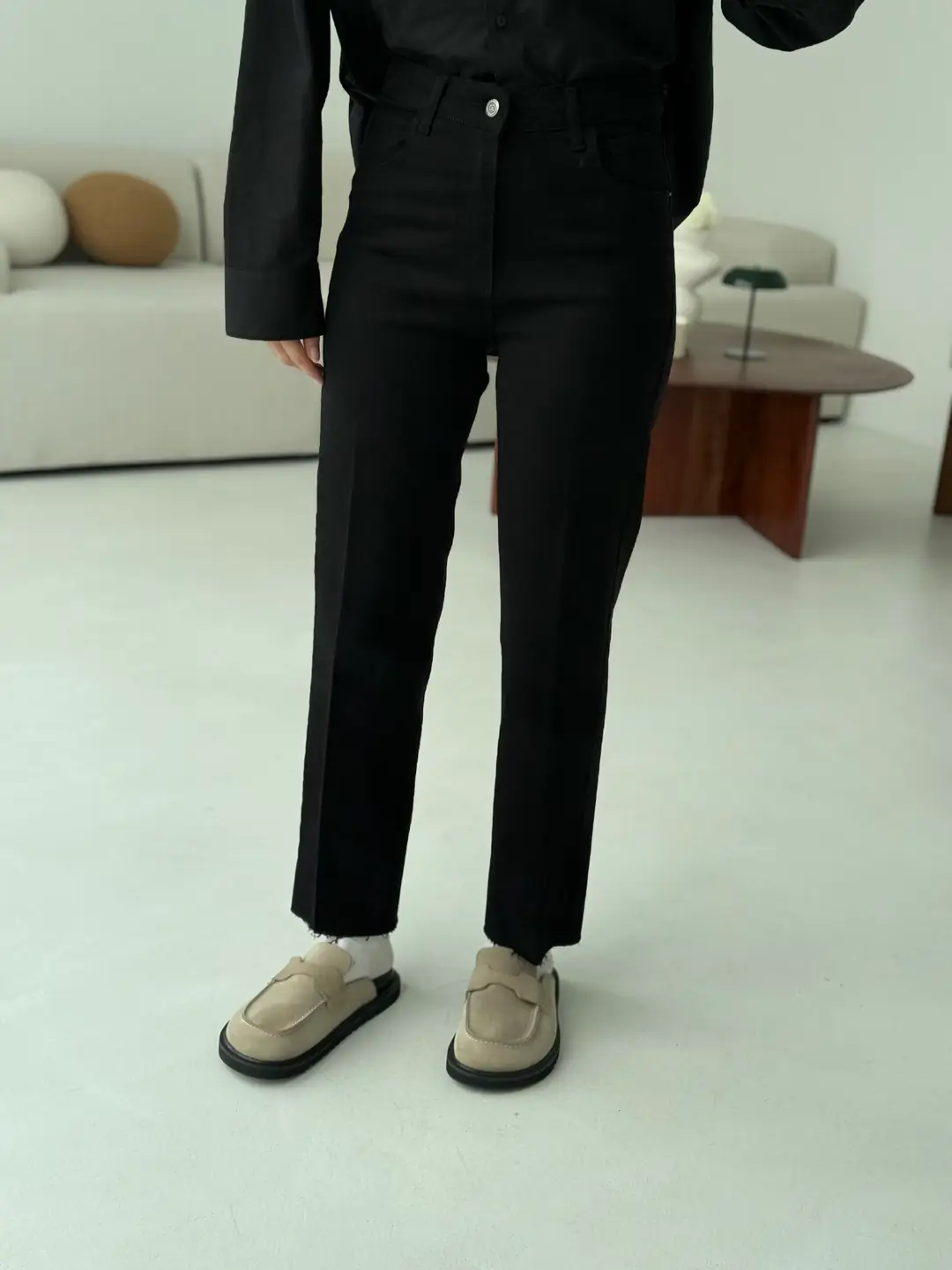 Siyah Premium Paçası Kesik Jean