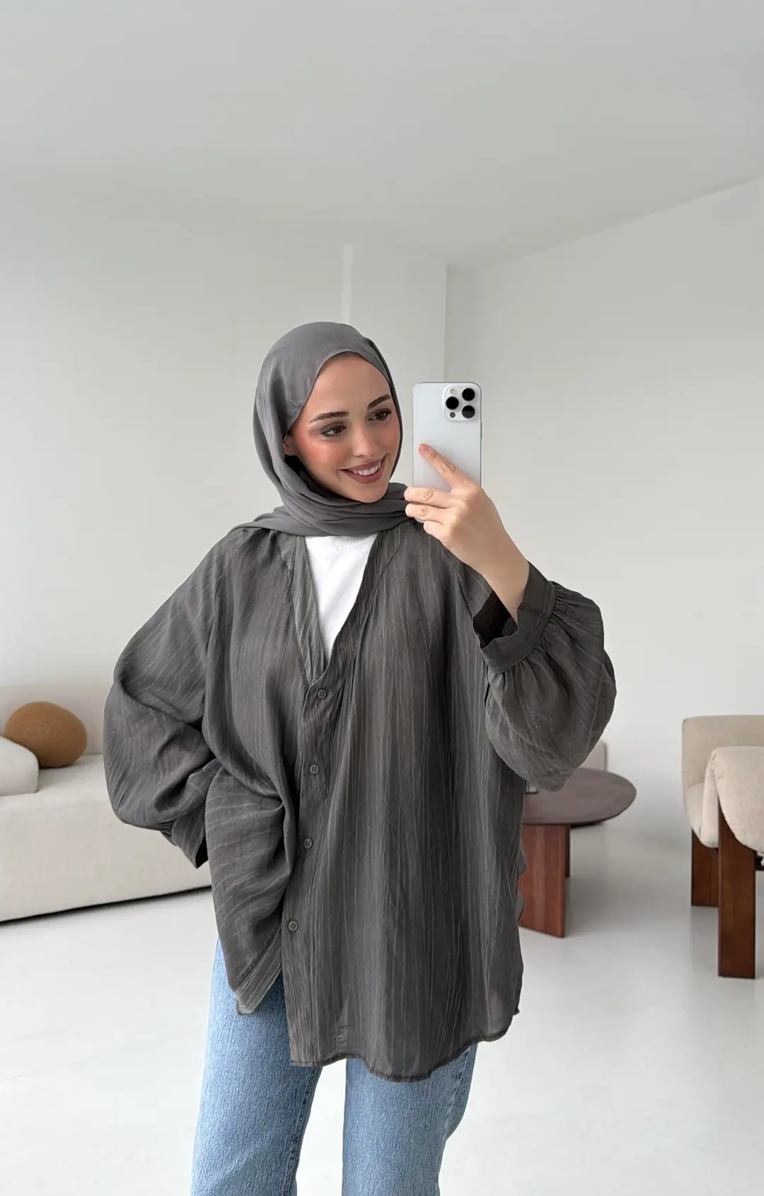 V Yaka Dökümlü Gömlek Antrasit - Görsel 5