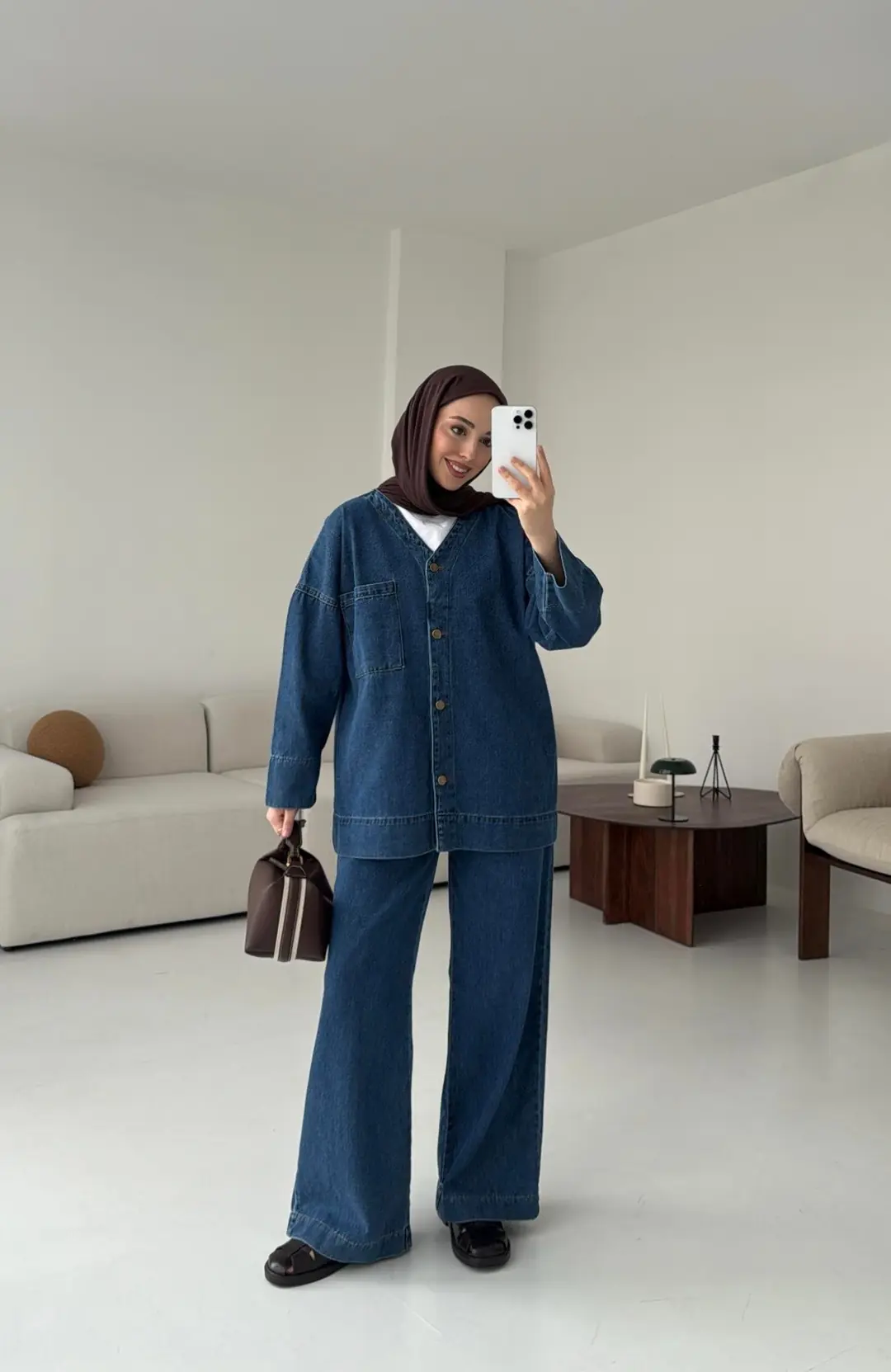 V Yaka Düğmeli Denim Takım - Görsel 4