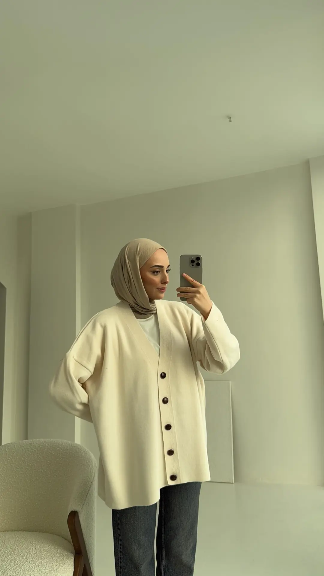 V Yaka Düz Hırka Krem - Görsel 2